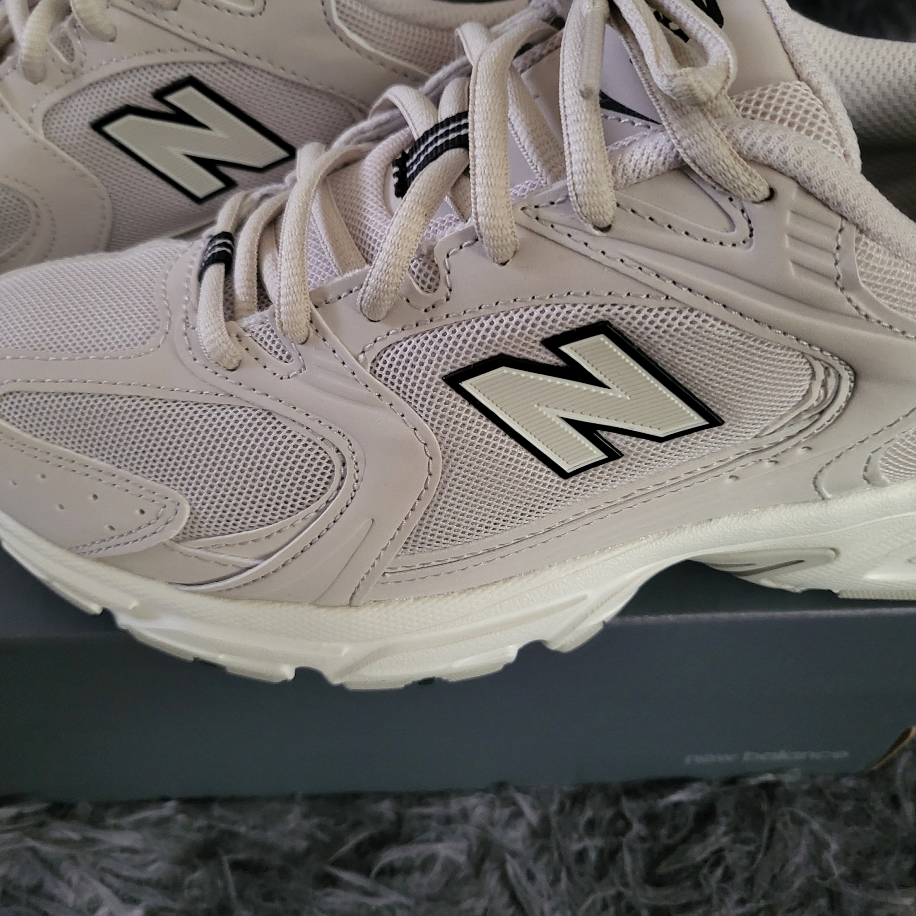 New Balance 530 Ivory 착용 스타일 - 1