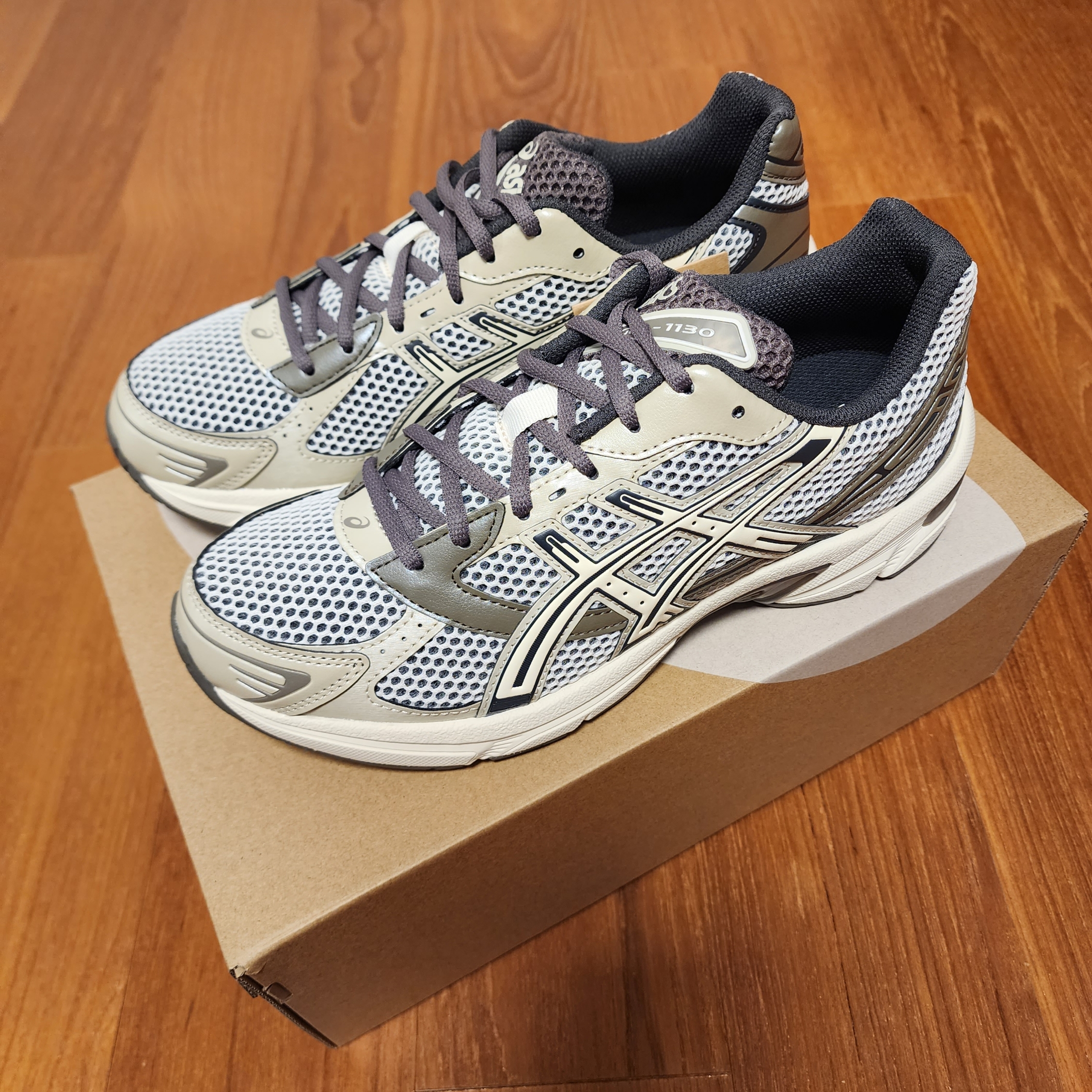 Asics Gel-1130 Birch Dark Taupe - Korea Exclusive 착용 스타일 - 2