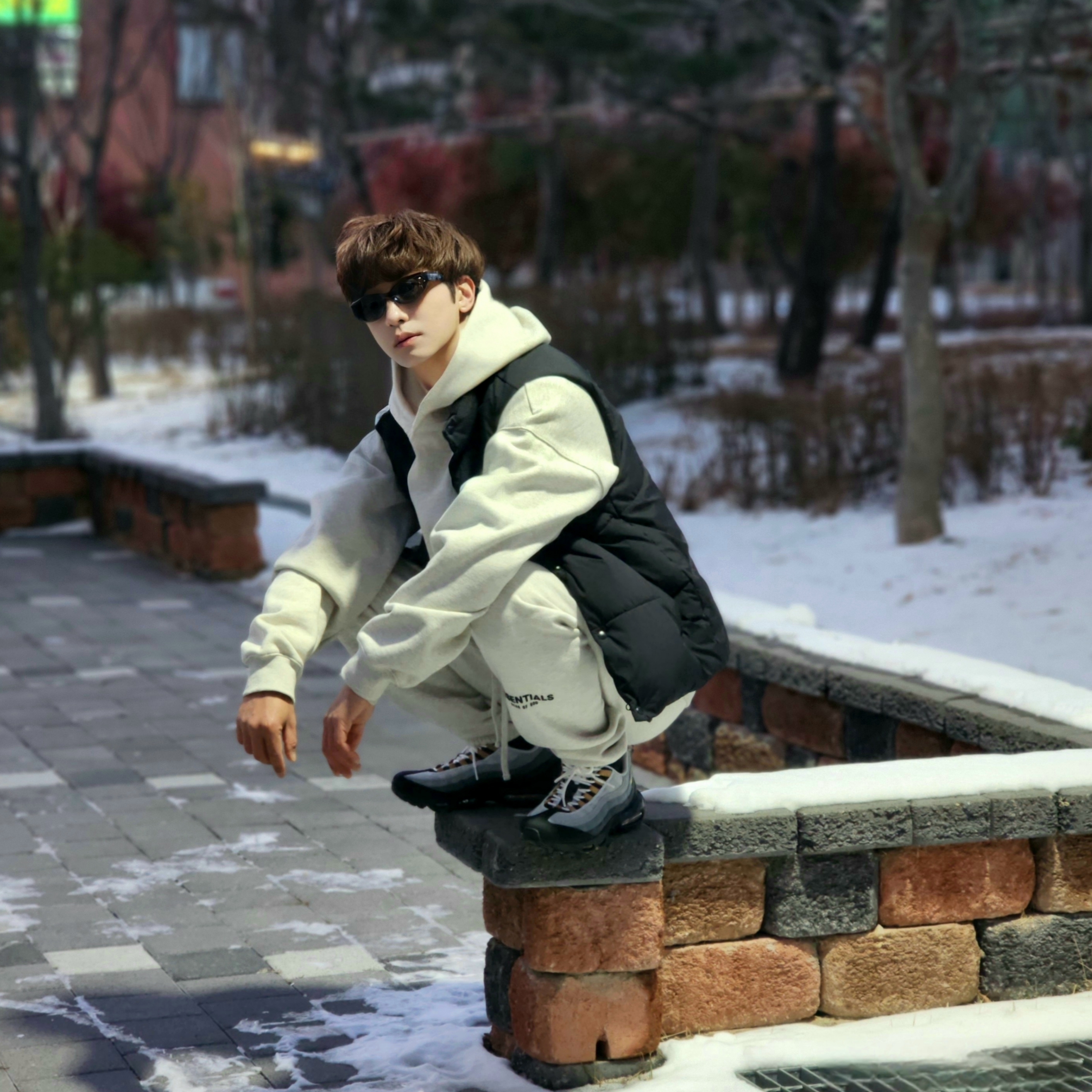 Essentials The Core Collection Hoodie Light Oatmeal, Essentials The Core Collection Sweatpants Light Oatmeal 착용 스타일 - 3