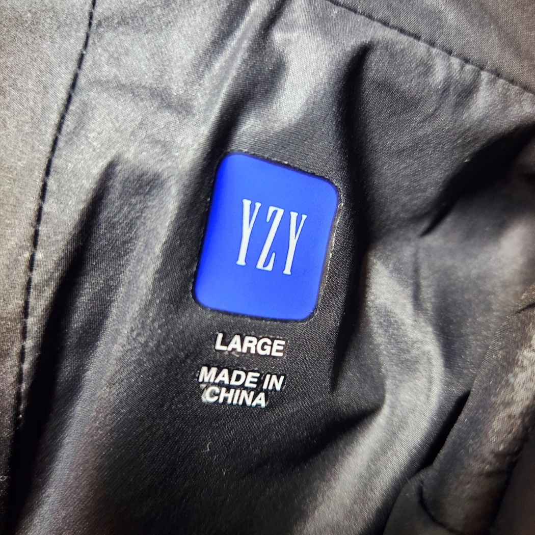 Yeezy Gap Engineered By Balenciaga Round Jacket 2 Black 착용 스타일 - 2