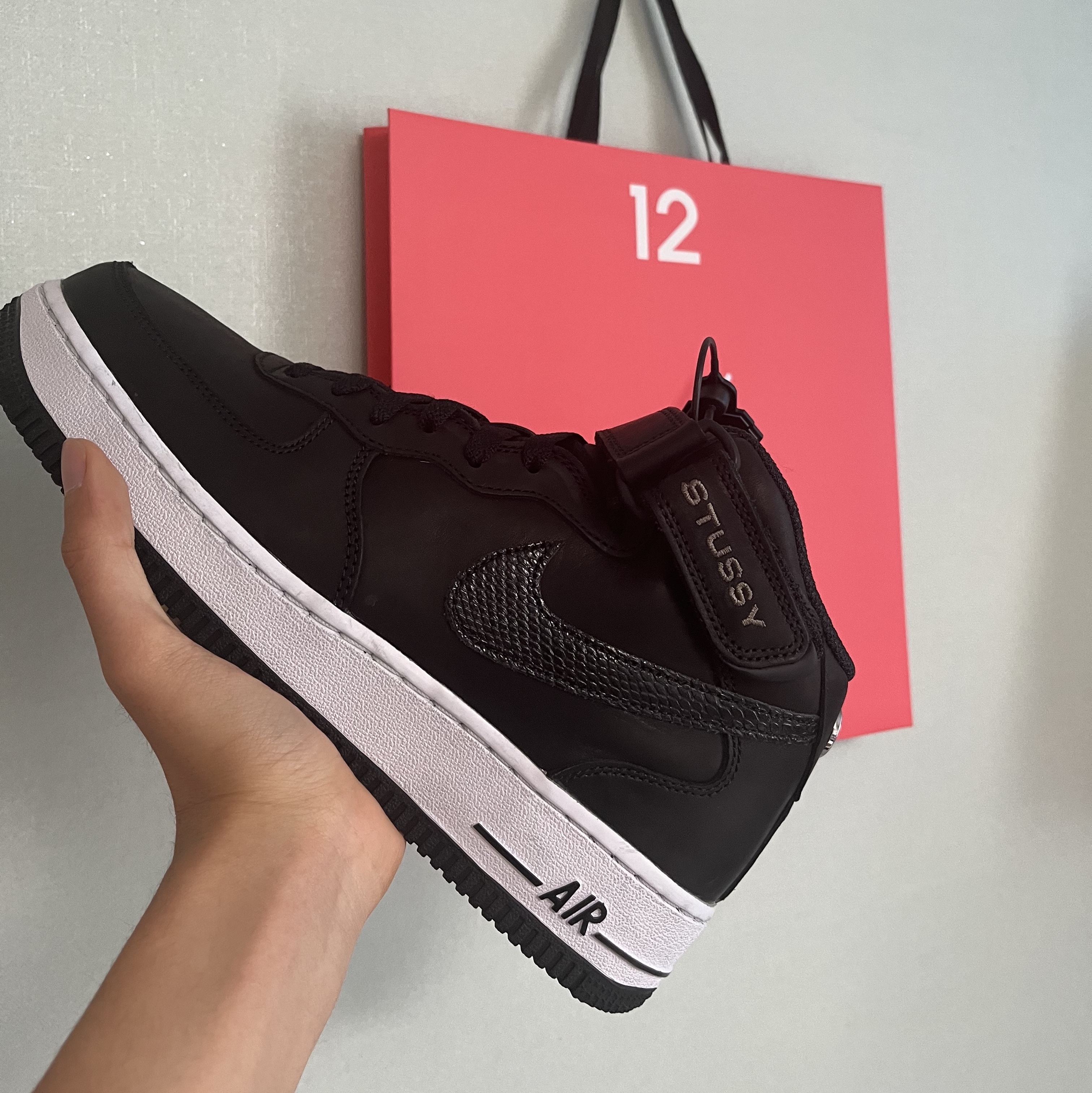 Nike x Stussy Air Force 1 '07 Mid SP Black 착용 스타일
