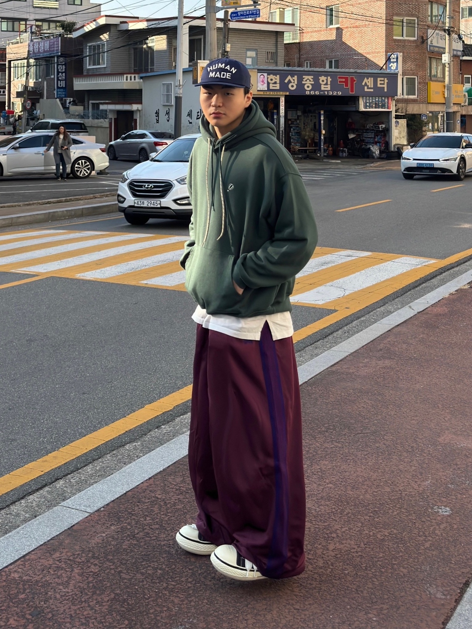 Needles H.D. Track Pants Poly Smooth Wine, Human Made Baseball Cap Navy 착용 스타일 - 1