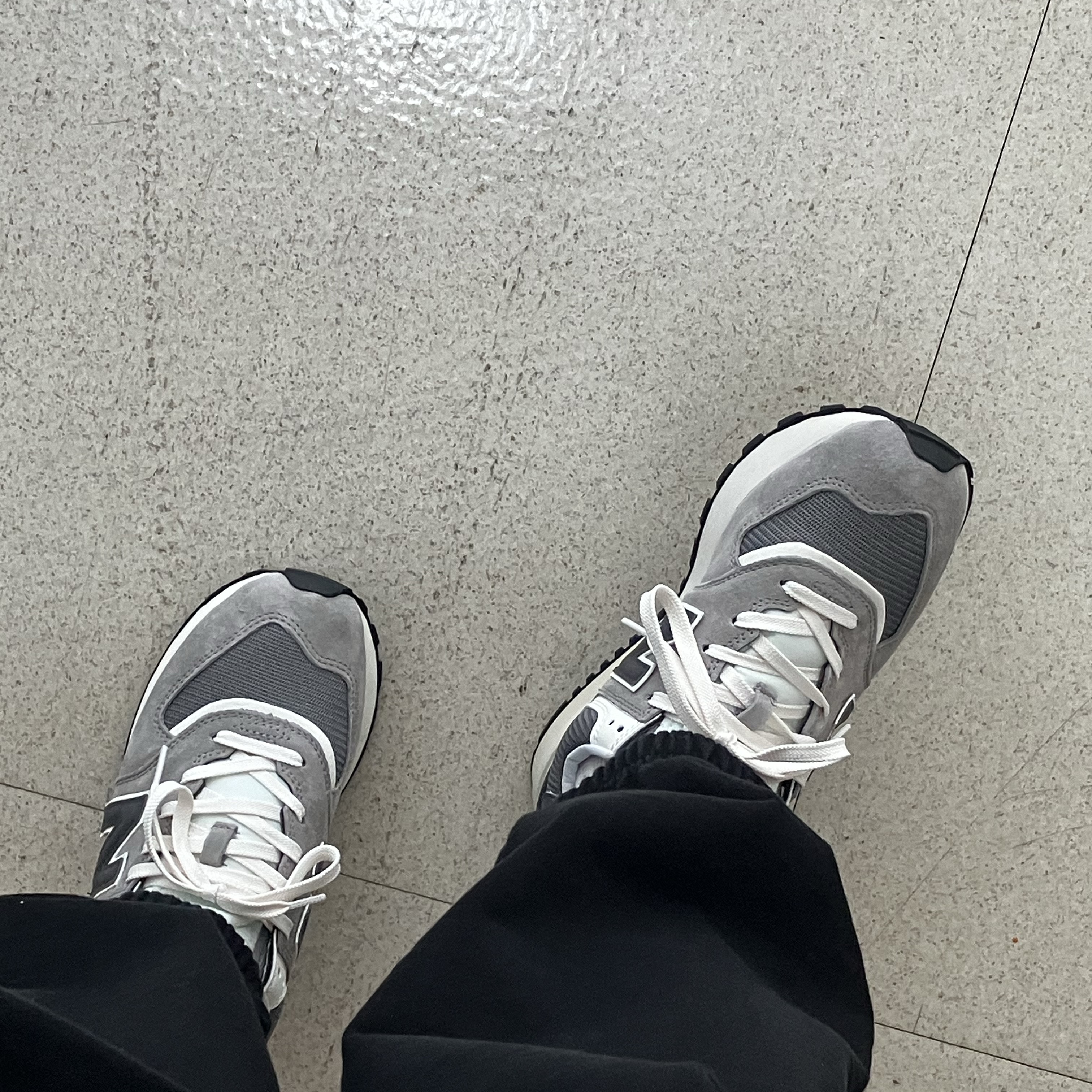 뉴발란스 574 레거시 그레이 착용 스타일