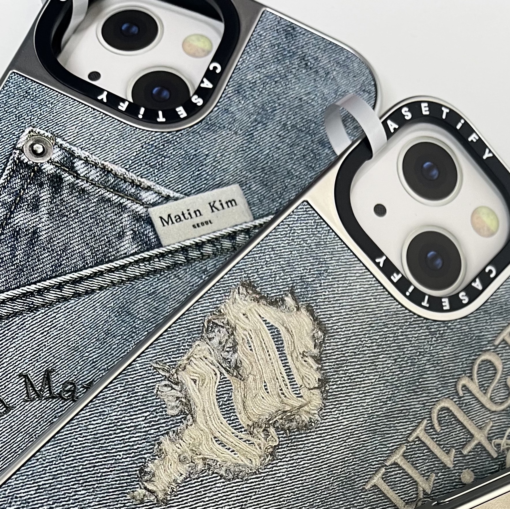 Casetify x Matin Kim iPhone Destroyed Denim Magsafe Mirror Case Silver, Casetify x Matin Kim iPhone Denim Pocket Magsafe Mirror Case Silver 착용 스타일
