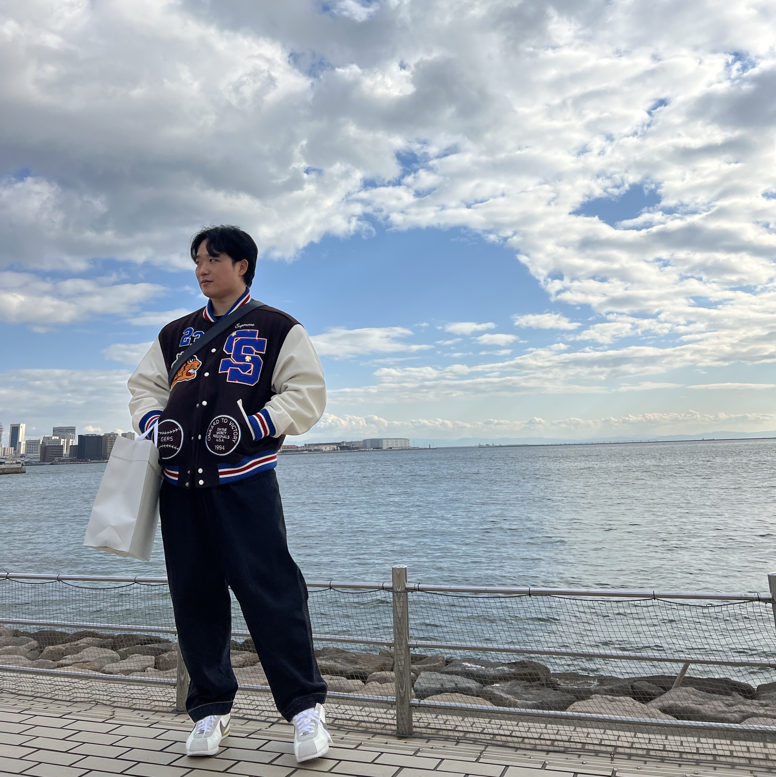 Supreme Tiger Varsity Jacket Brown - 23FW, Ader Error Mod Jeans Noir 착용 스타일