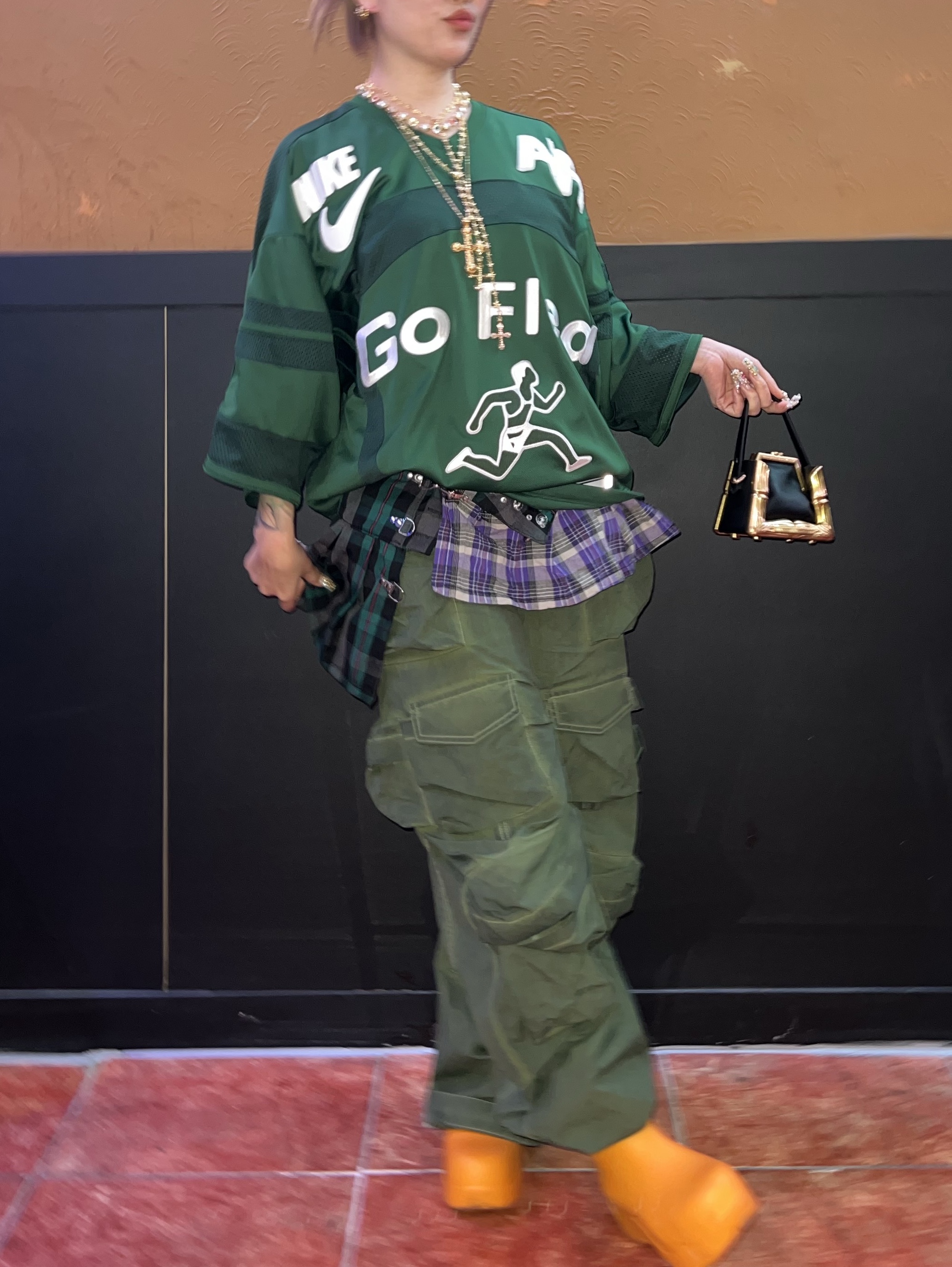 (W) Bottega Veneta Puddle Ankle Boots Tangerine, Nike x Cactus Plant Flea Market S/S Jersey Green - Asia 착용 스타일 - 6
