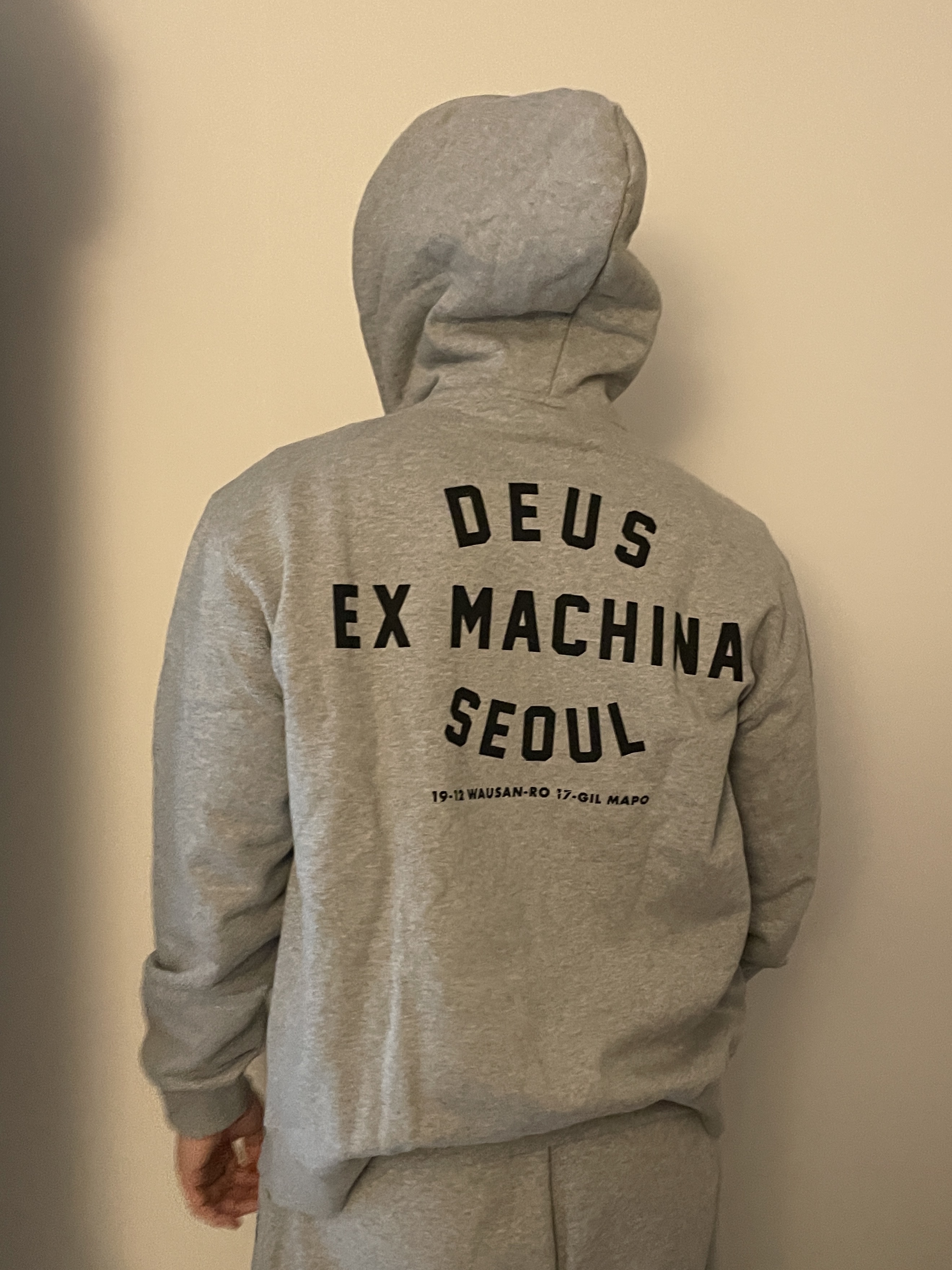 Mischief Rhombus Ball Cap Black, Deus Ex Machina Seoul College Hooded Jacket Grey Heather 착용 스타일 - 3