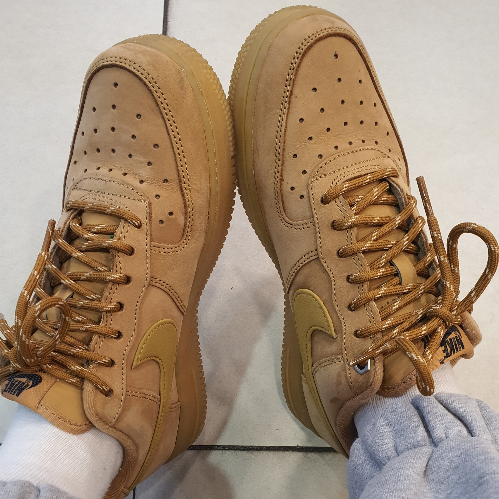 Nike Air Force 1 '07 WB Flax 착용 스타일 - 1