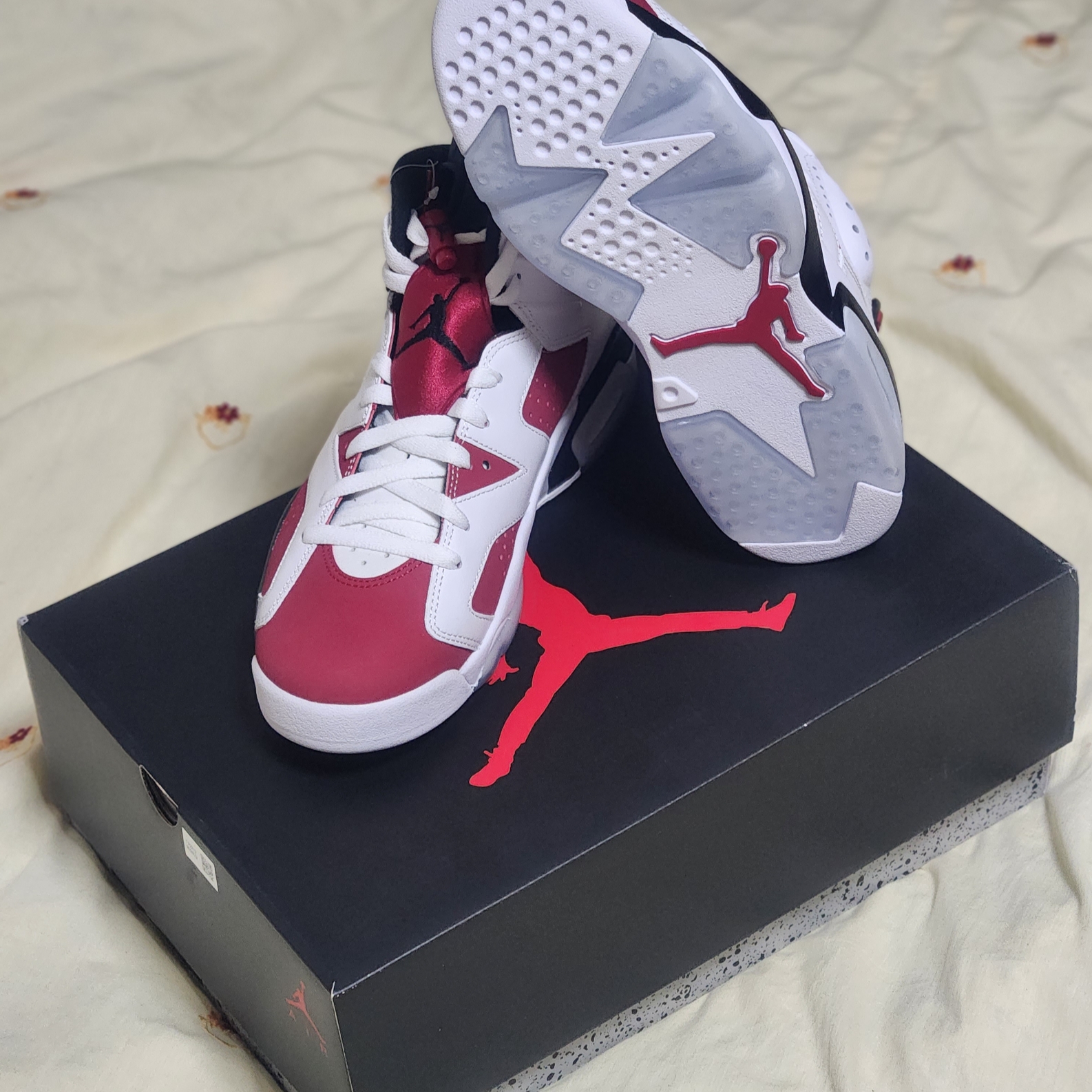 Jordan 6 Retro Carmine 2021 착용 스타일 - 3