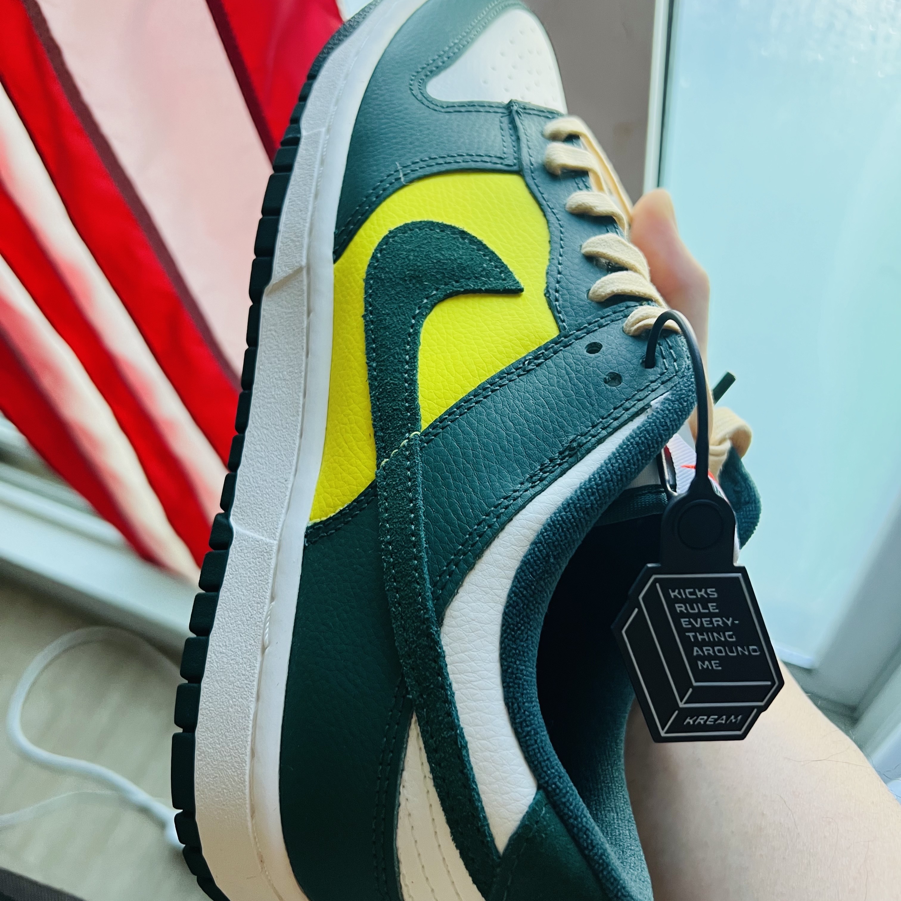 (W) Nike Dunk Low SE Opti Noble Green 착용 스타일 - 1