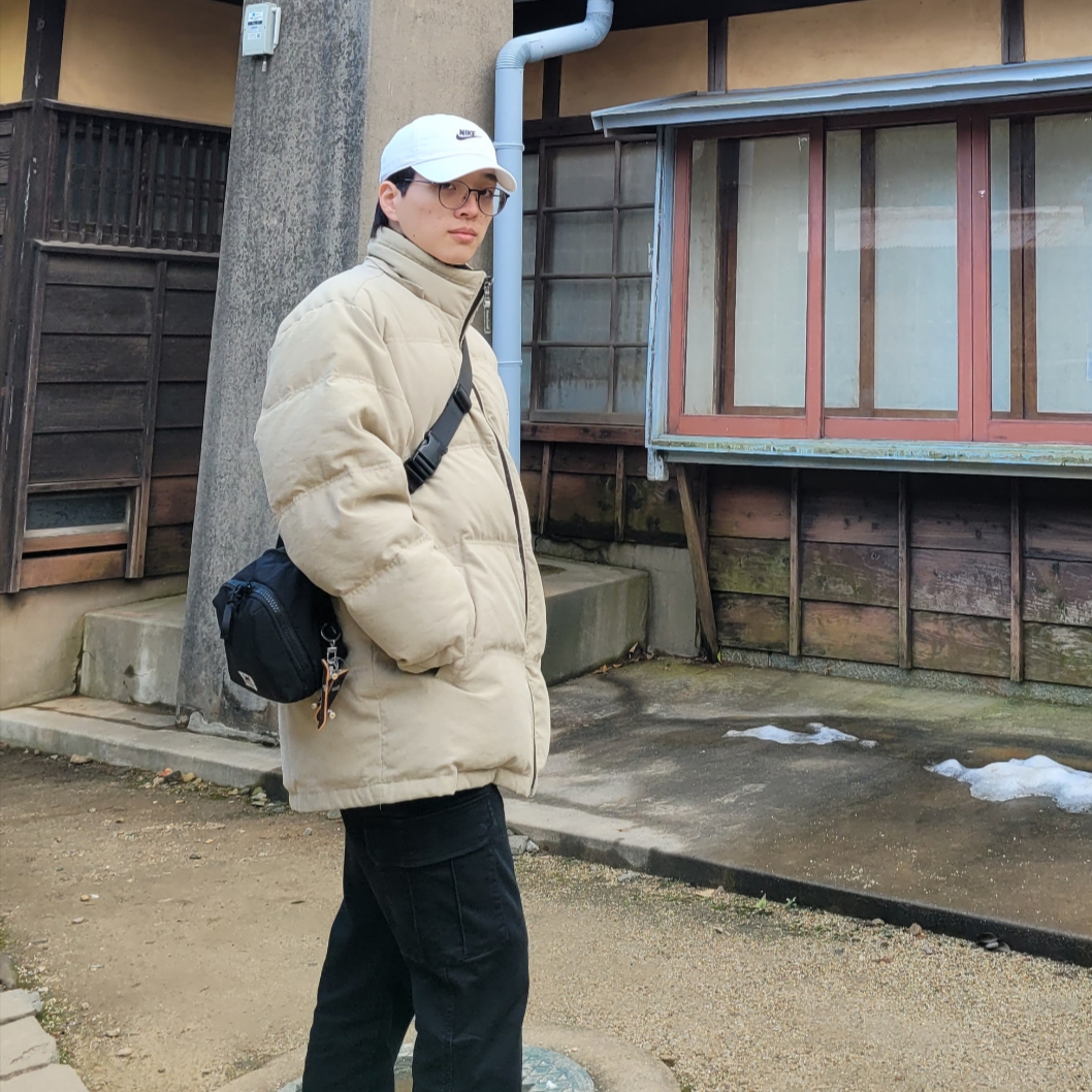 Nike Heritage 86 Futura Washed Cap Light Bone 착용 스타일