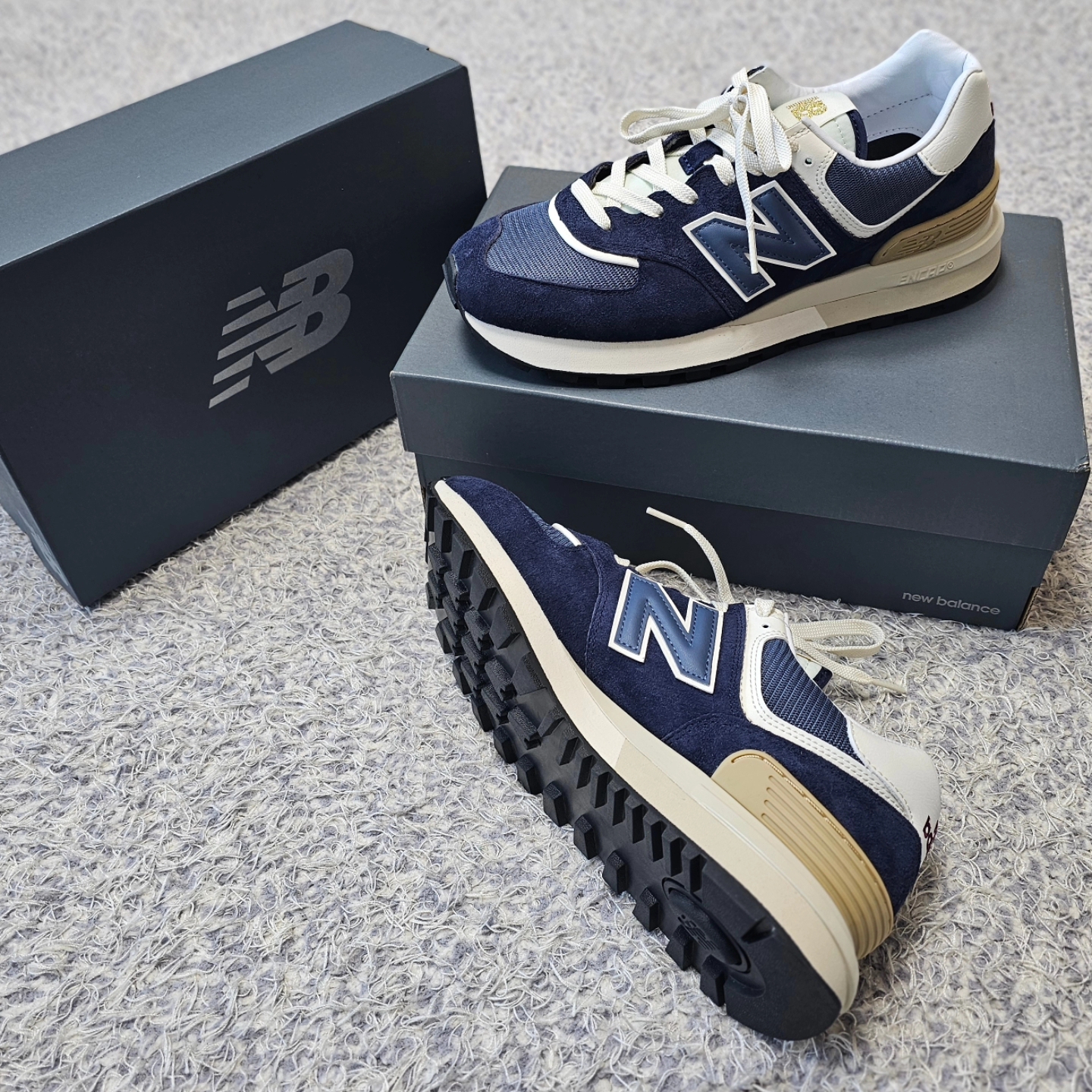 New Balance 574 Legacy Navy 착용 스타일 - 6