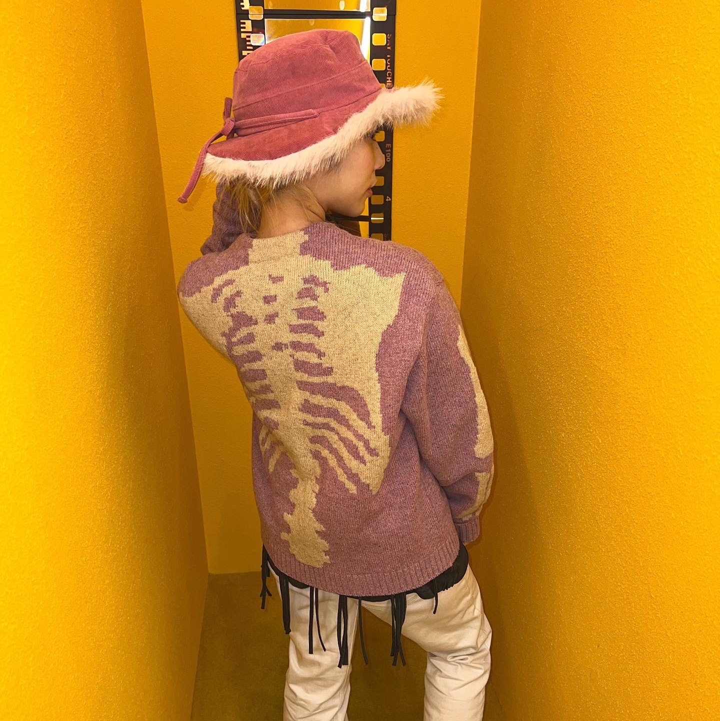Kapital 5G Wool Bone Short Cardigan Light Purple 착용 스타일 - 1