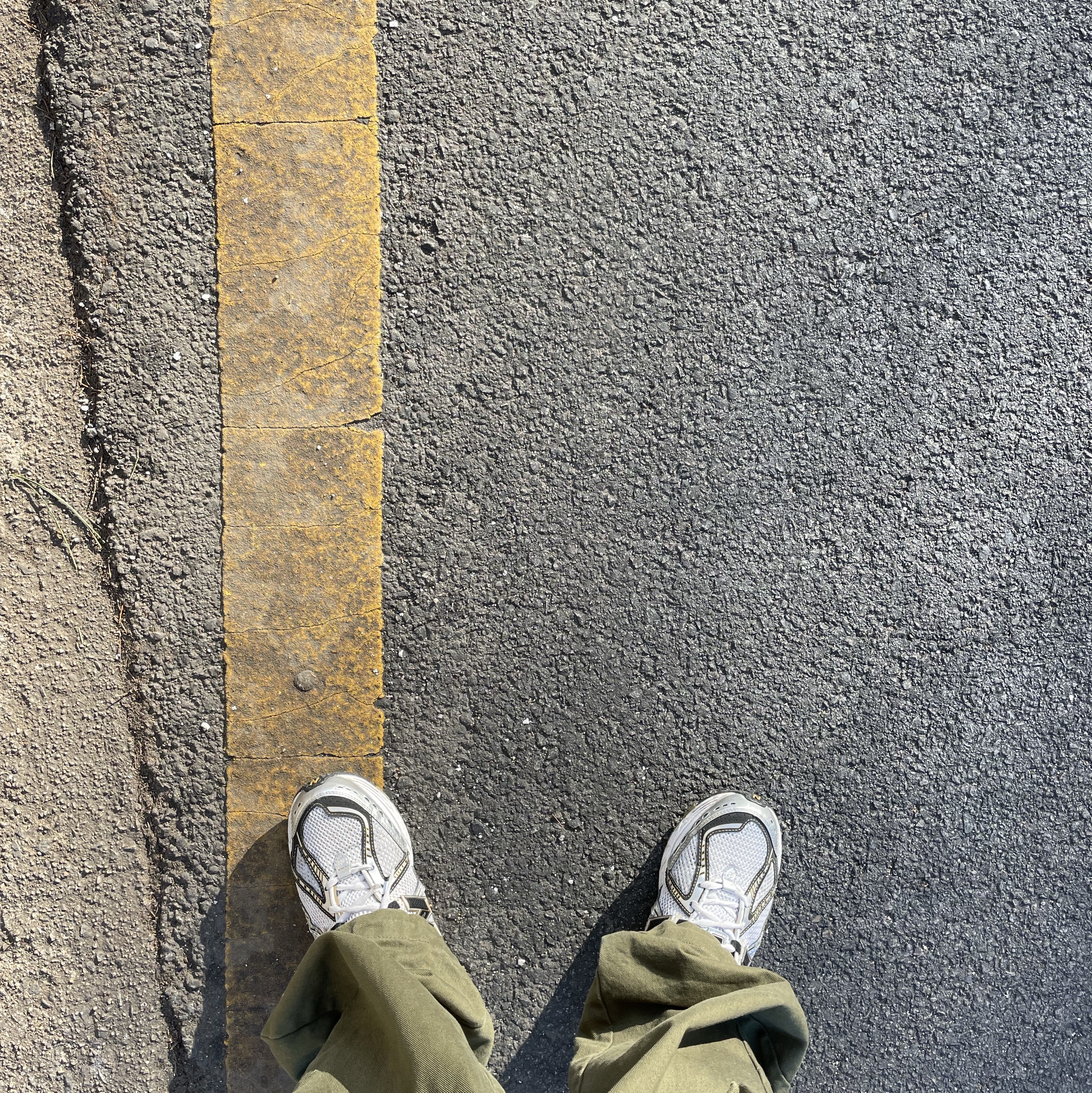 New Balance 1906R White Gold 착용 스타일