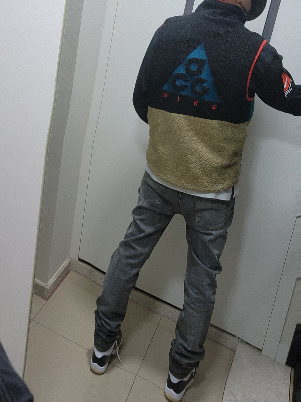 Nike ACG Vest Black Parachute Beige Geode Teal - US/EU, Nike NRG ACG SSNL Lungs Long Sleeve T-Shirt Black - Asia 착용 스타일 - 2