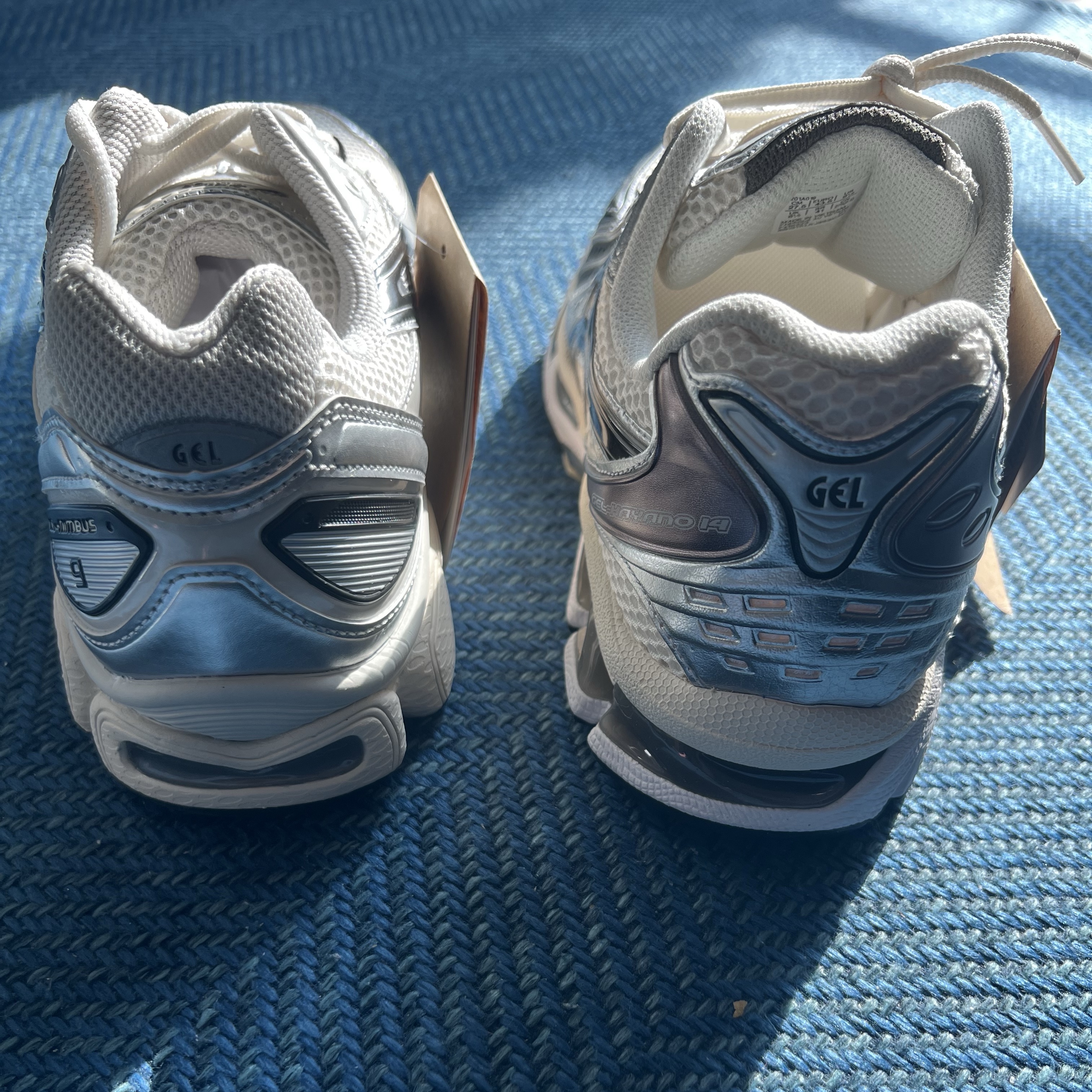 Asics Gel-Nimbus 9 Cream Black, Asics Gel-Kayano 14 Cream Black 착용 스타일 - 2