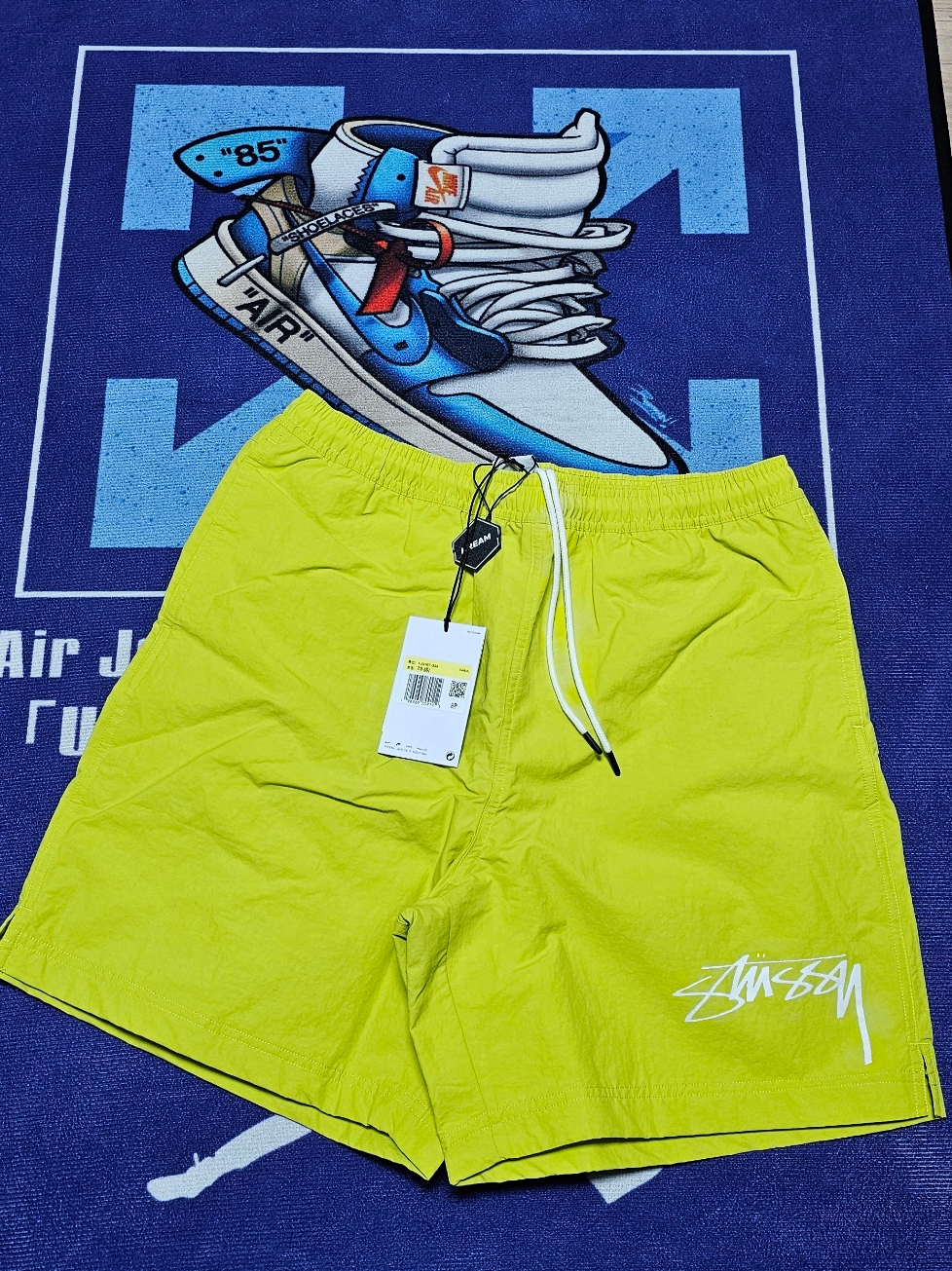 Nike x Stussy Shorts High Voltage (FJ9167-344) 착용 스타일 - 1