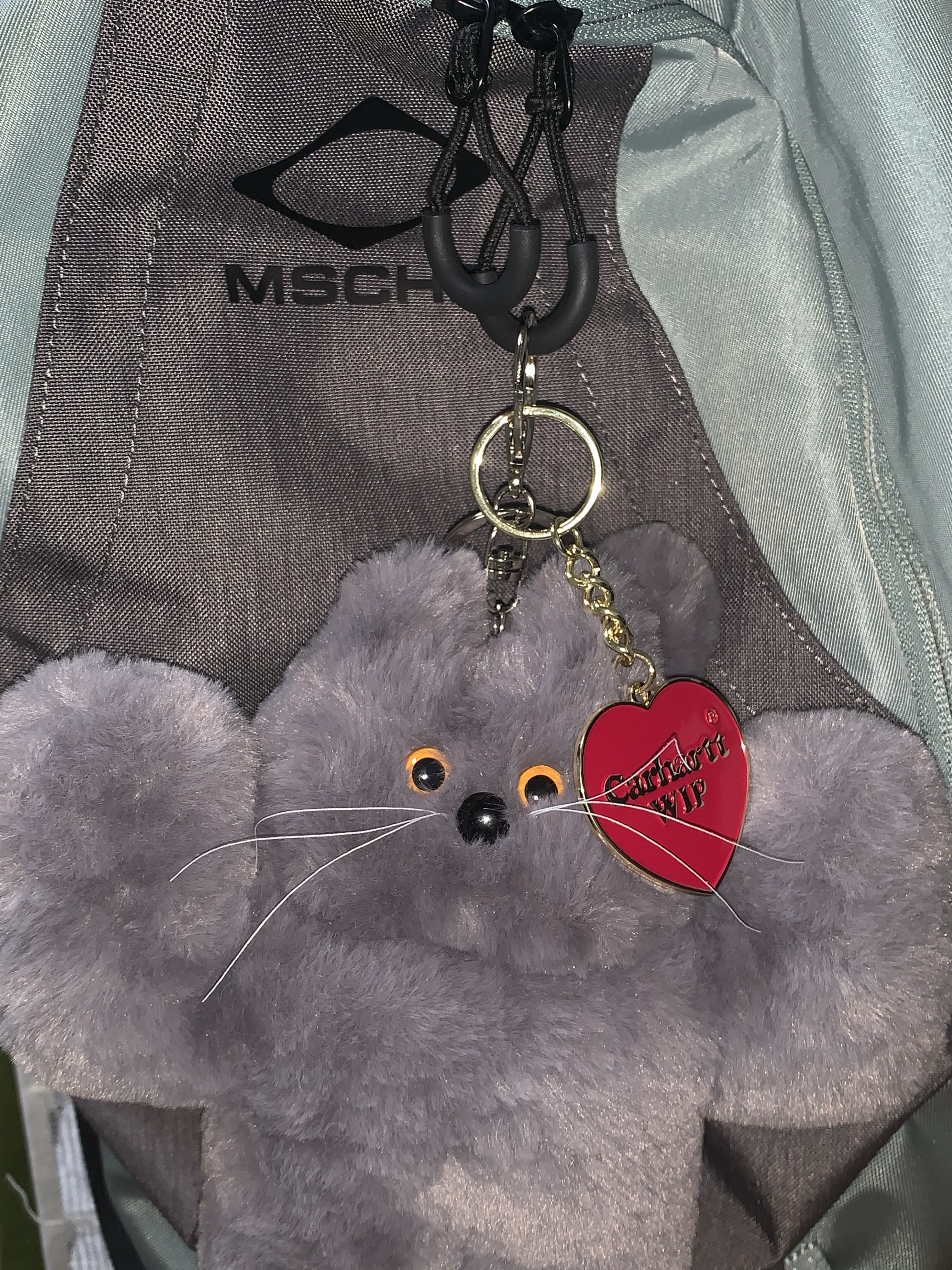 Meenoi x Lelbobrown Mingming 'ㄴ' Keyring, Carhartt WIP Heart Keychain Red 착용 스타일
