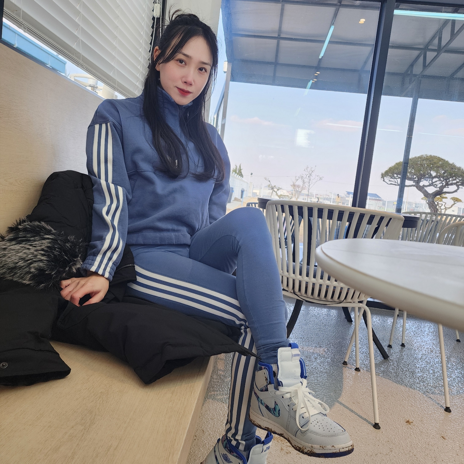 (W) Jordan 1 Zoom Air CMFT White Hyper Royal, (W) Moncler Aphroti Long Down Jacket Black - 22FW 착용 스타일
