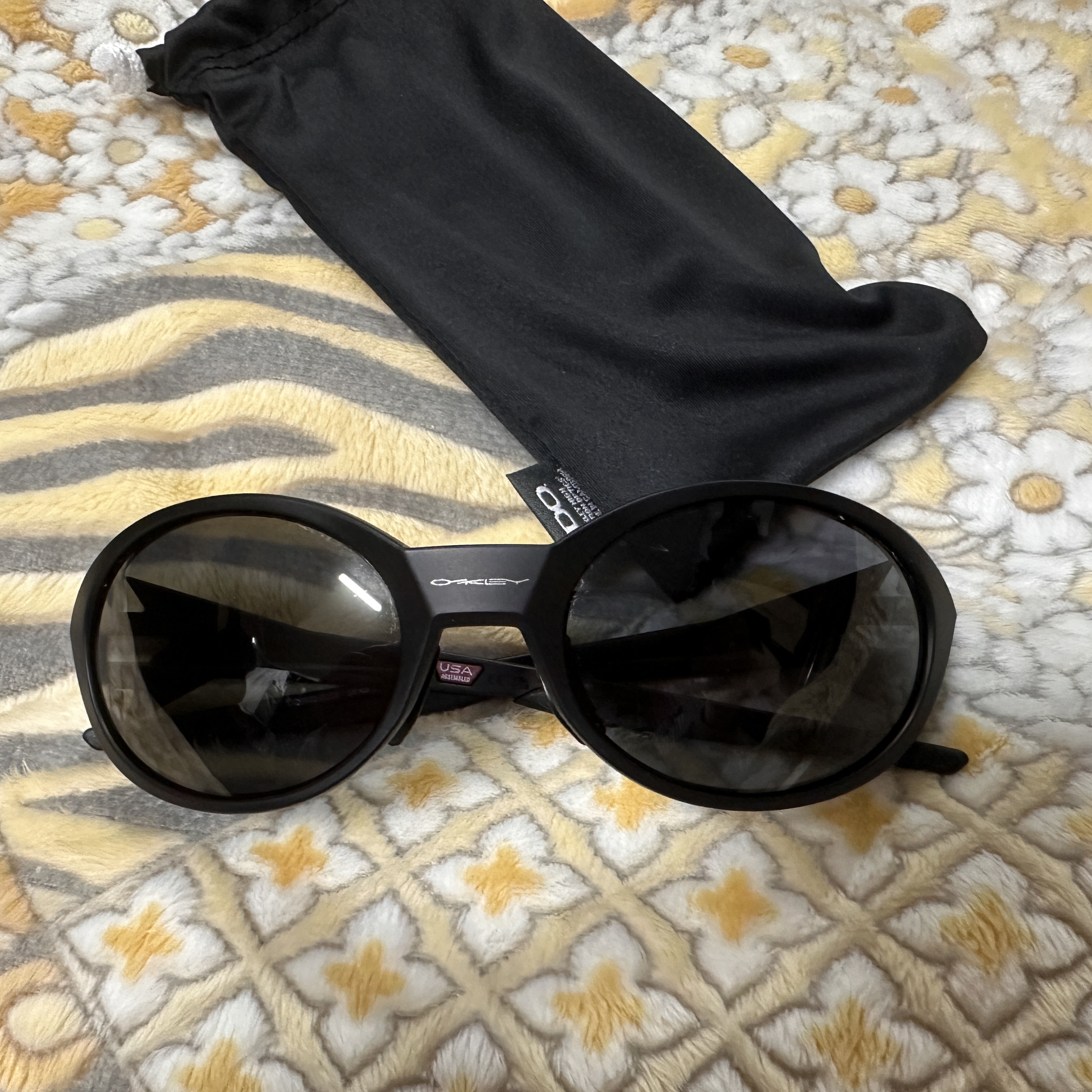 Oakley Eye Jacket Redux Matte Black Frame Prizm Grey Lenses High Bridge Fit 착용 스타일 - 2