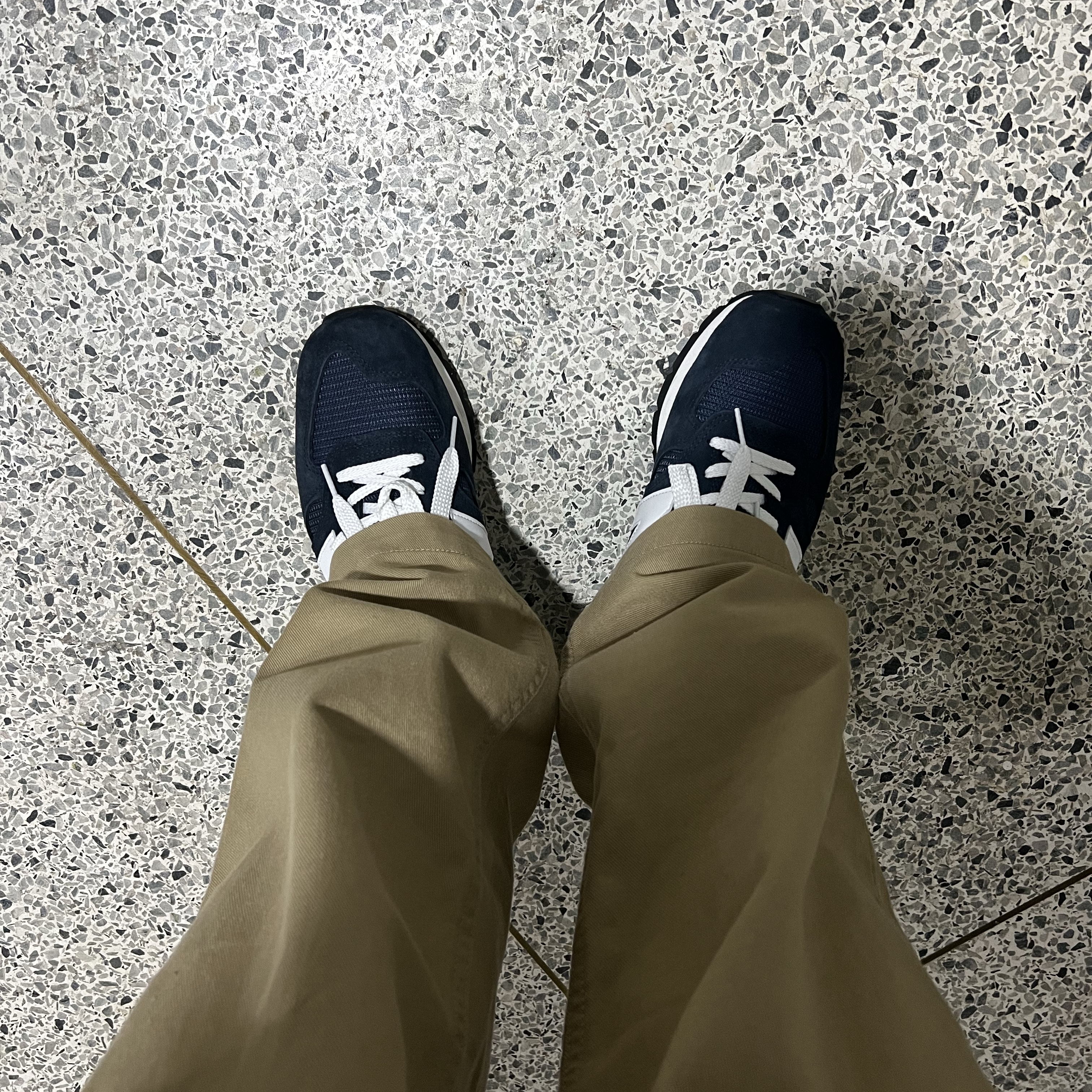 New Balance 990v1 Made in USA Navy 착용 스타일