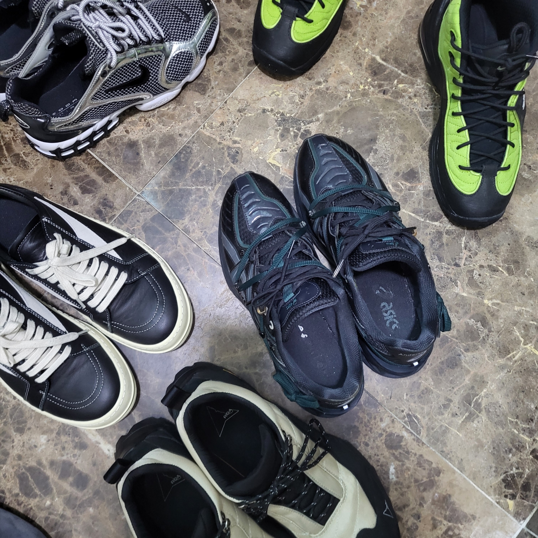 Asics x Andersson Bell HN2-S Protoblast Black, Roa Hiking Katharina Ecostep Vibram Sole Sand 착용 스타일