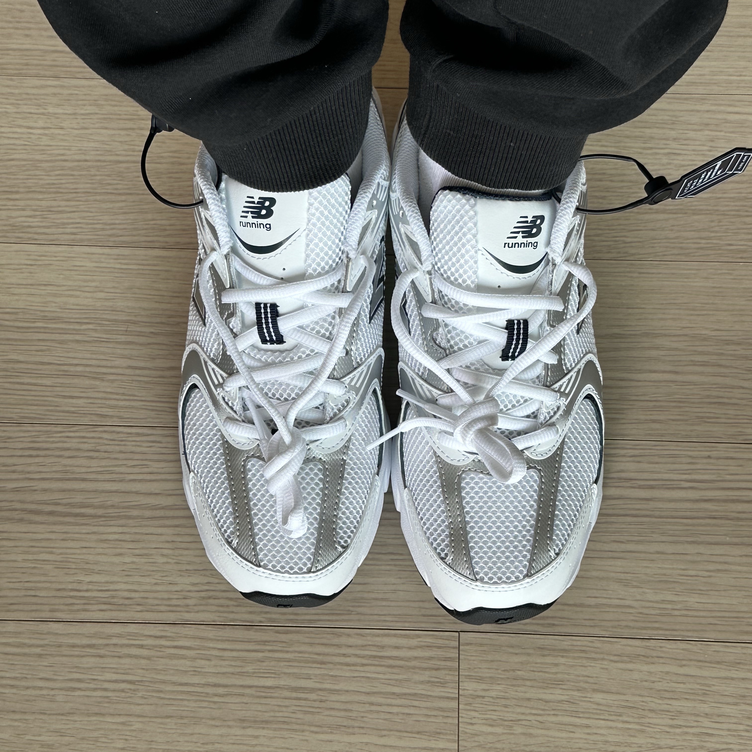 New Balance 530 White 착용 스타일