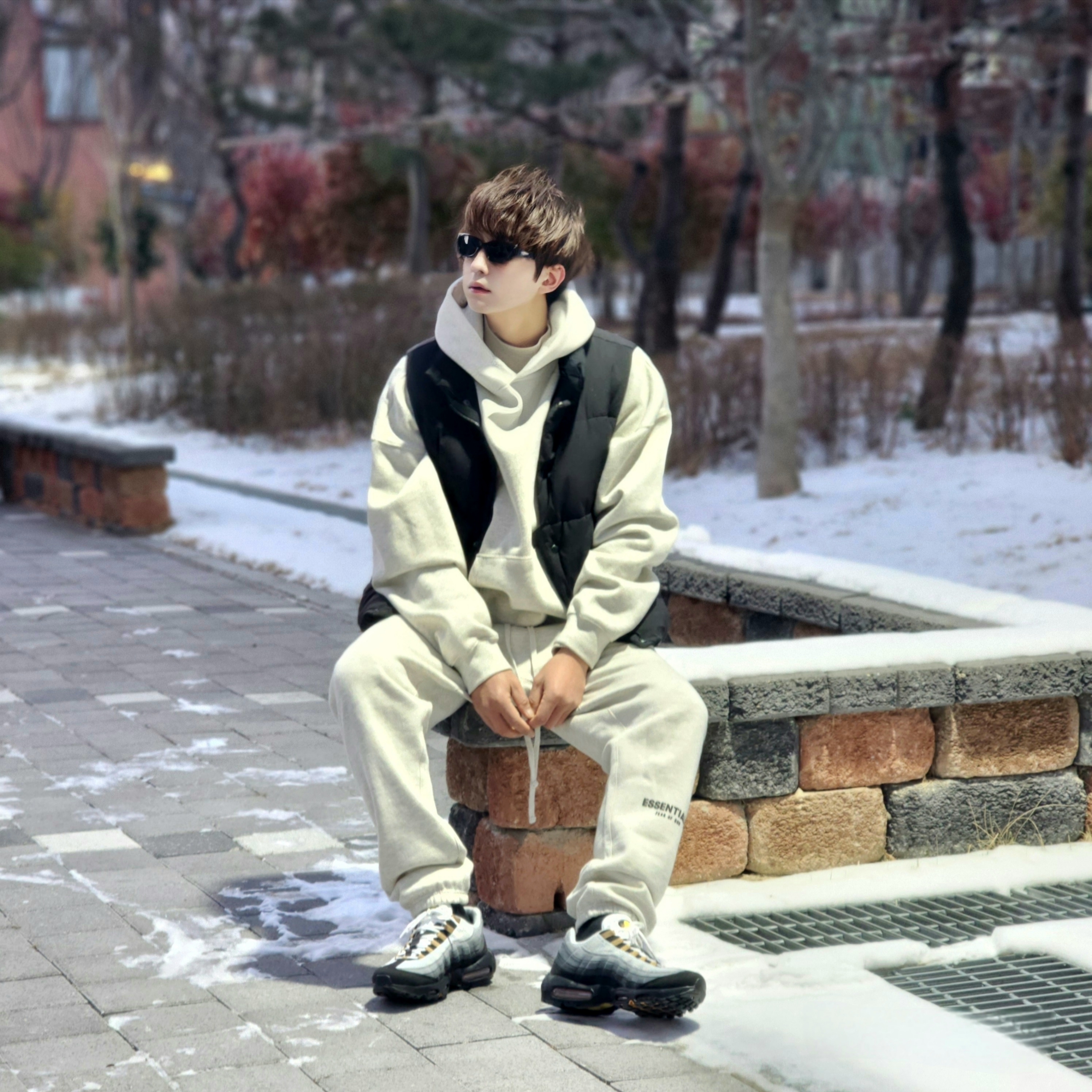 Essentials The Core Collection Hoodie Light Oatmeal, Essentials The Core Collection Sweatpants Light Oatmeal 착용 스타일 - 4