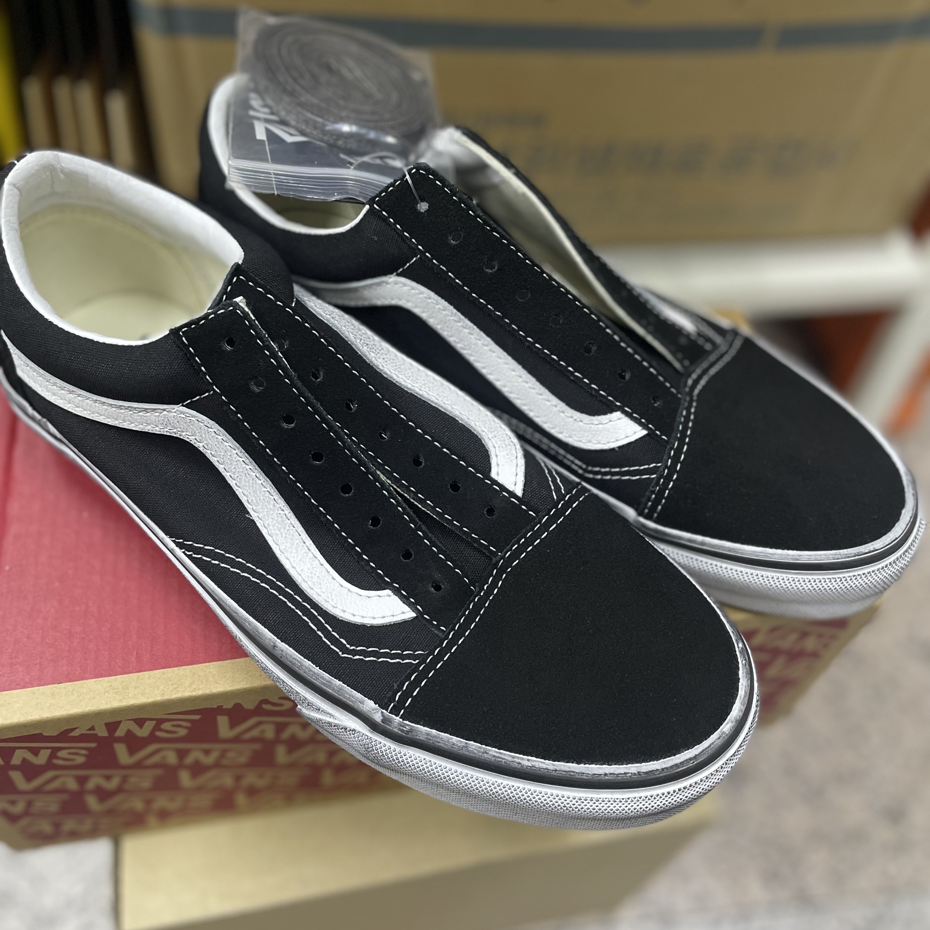 Vans Old Skool Stressed Black White 착용 스타일