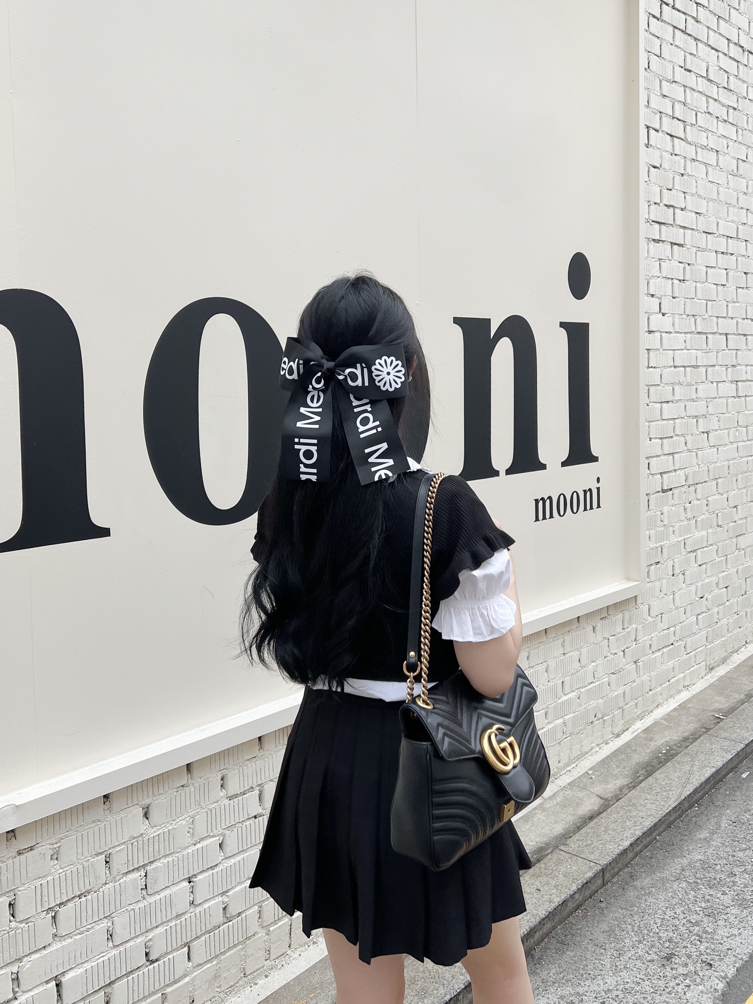 Gucci GG Marmont Matelasse Small Shoulder Bag Black, (W) Pandora Heart T-Bar Bracelet Sterling Silver 착용 스타일 - 3