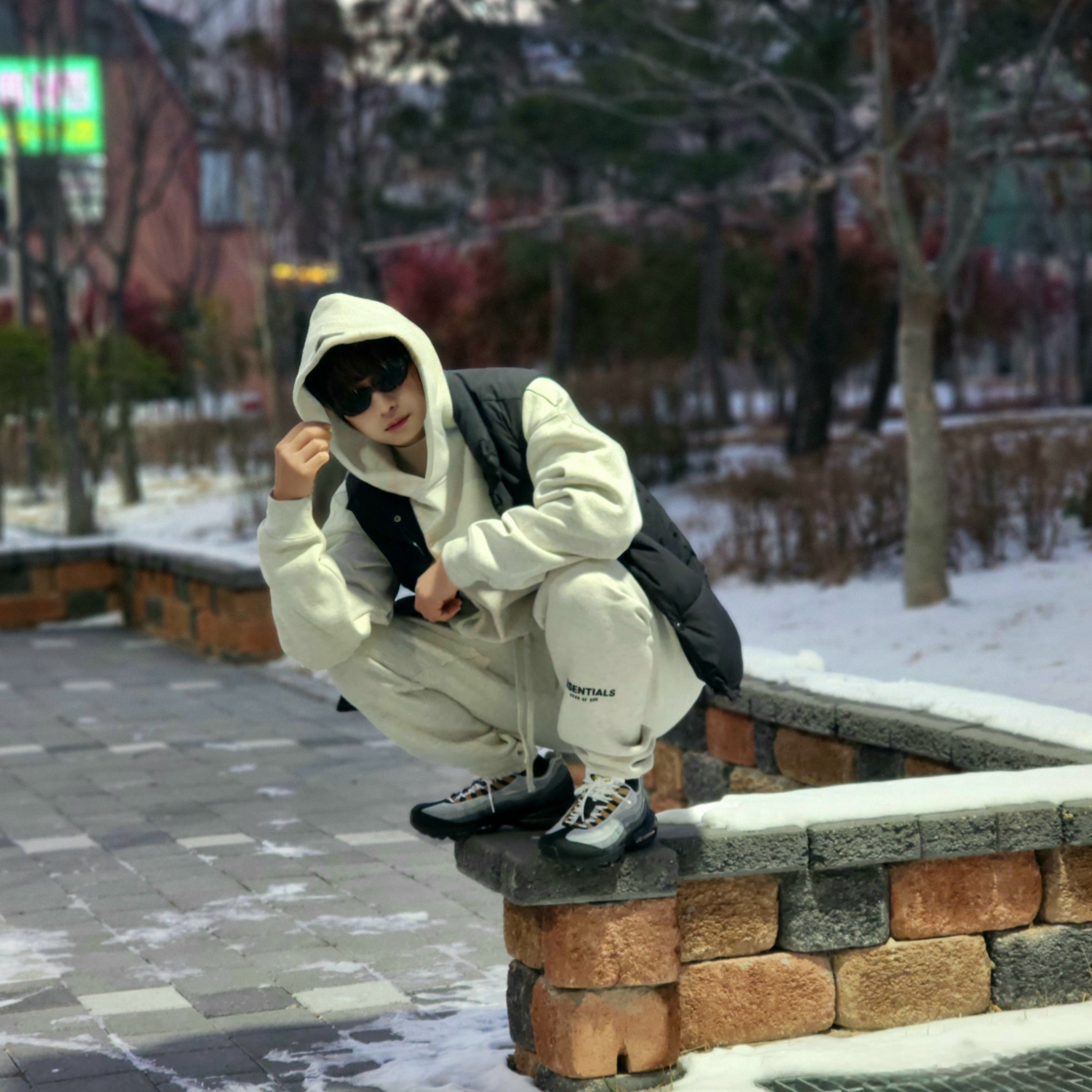Essentials The Core Collection Hoodie Light Oatmeal, Essentials The Core Collection Sweatpants Light Oatmeal 착용 스타일 - 2
