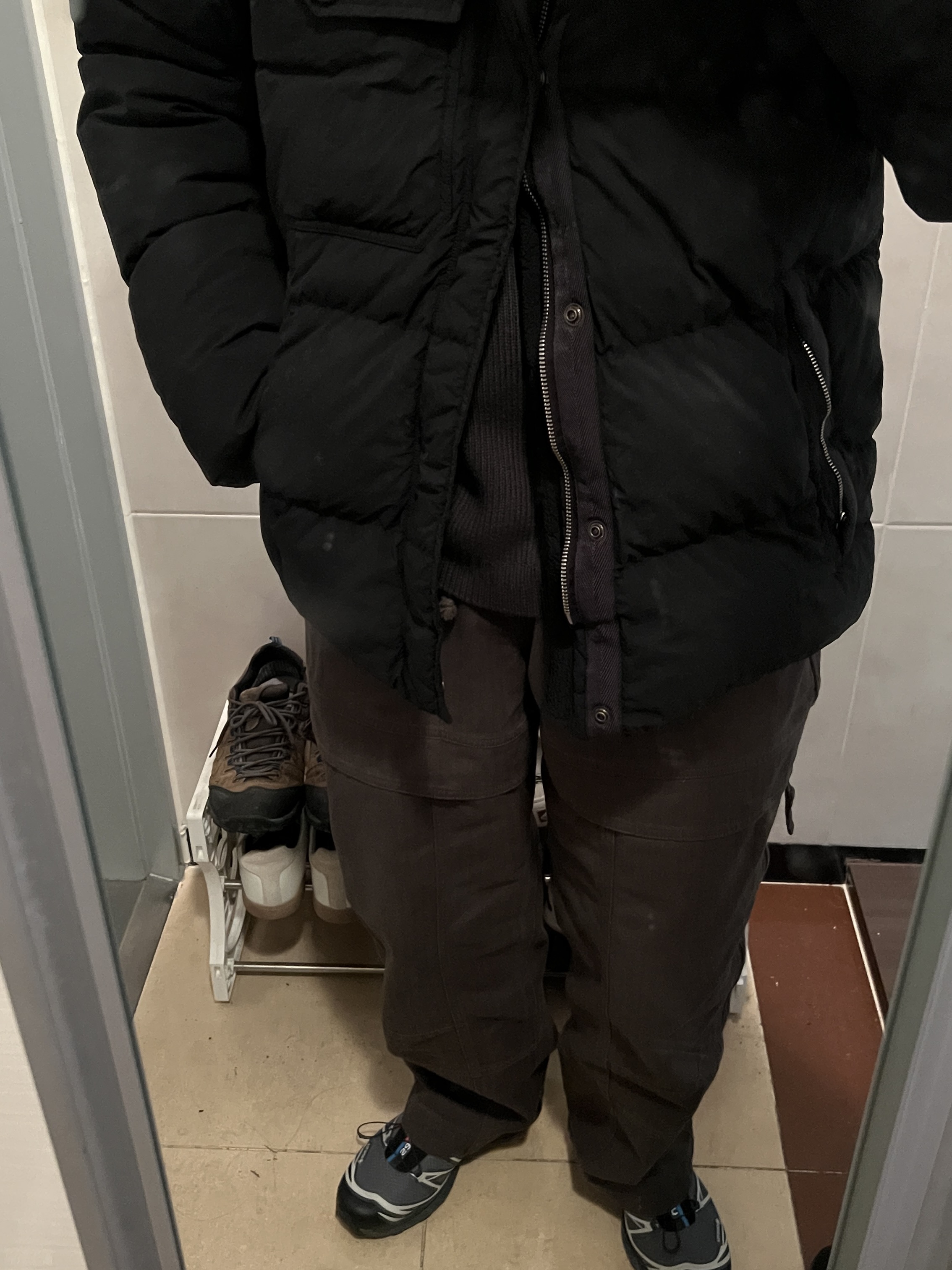 Ten C Survival Down Jacket Black, Salomon XT-6 Gore-Tex Black Ebony 착용 스타일