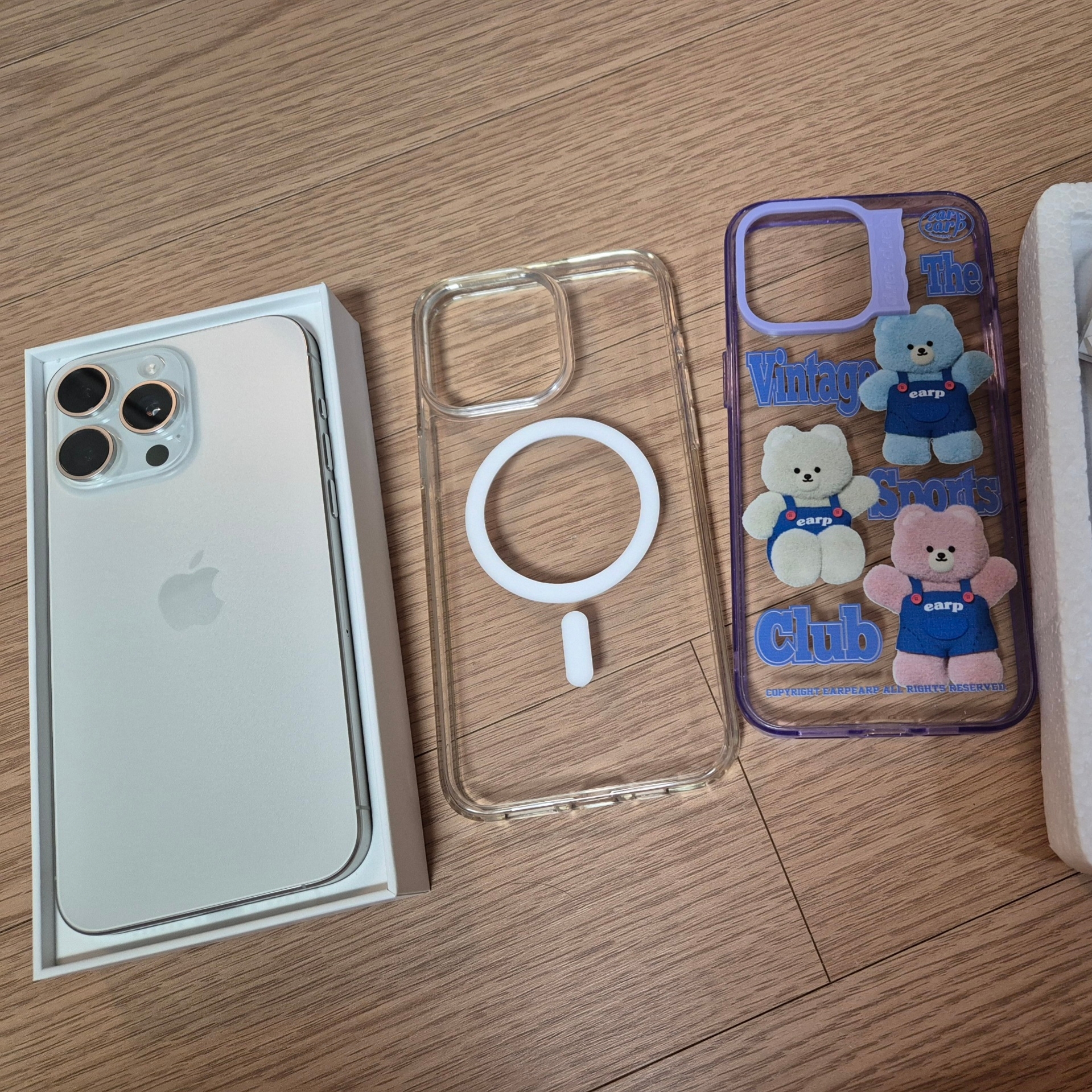 Apple iPhone 15 Pro Max 512GB White Titanium (Korean Ver.) 착용 스타일