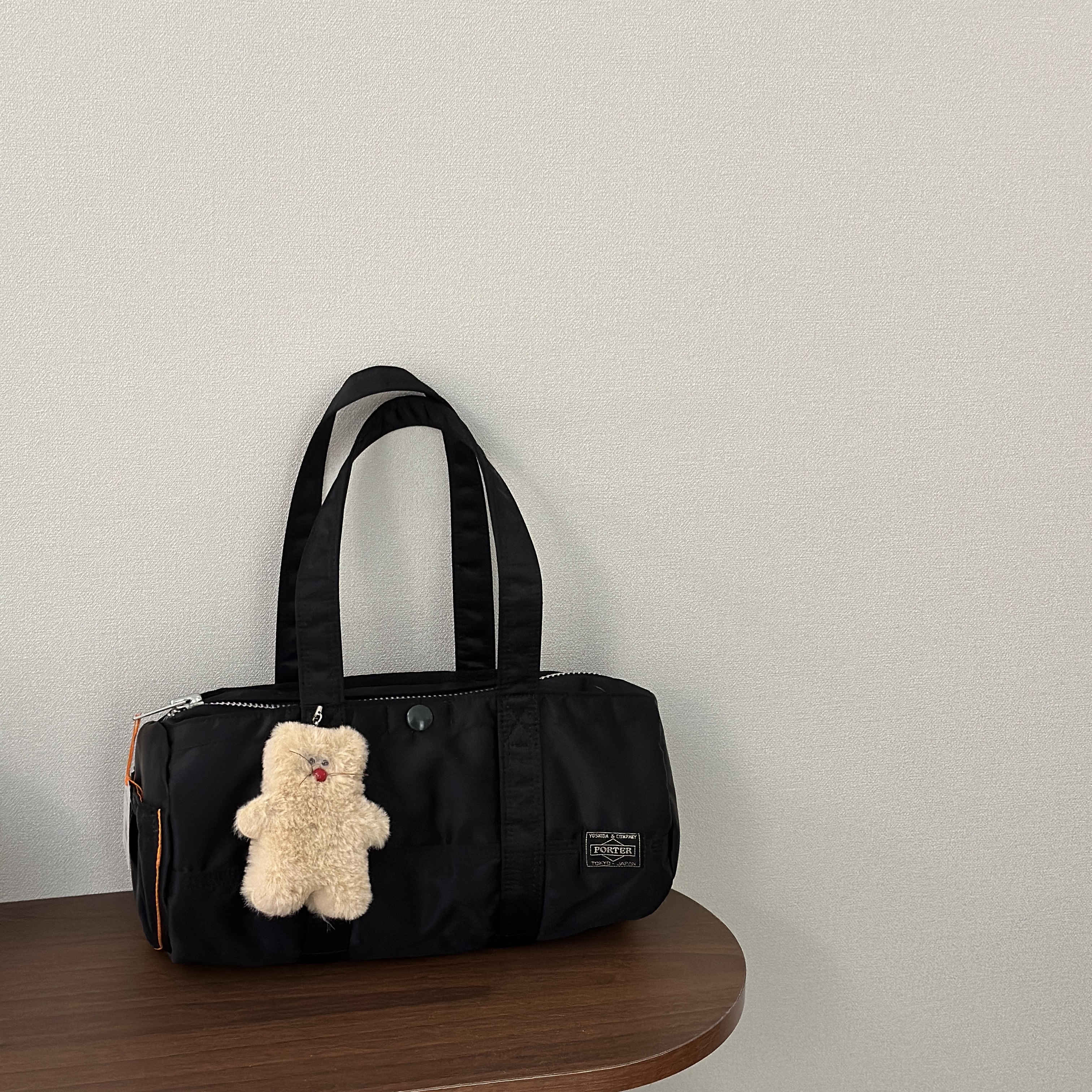 Porter Tanker Duffle Bag S Black, Monamhee x Amore Mall Rudolhee Phone Strap 착용 스타일