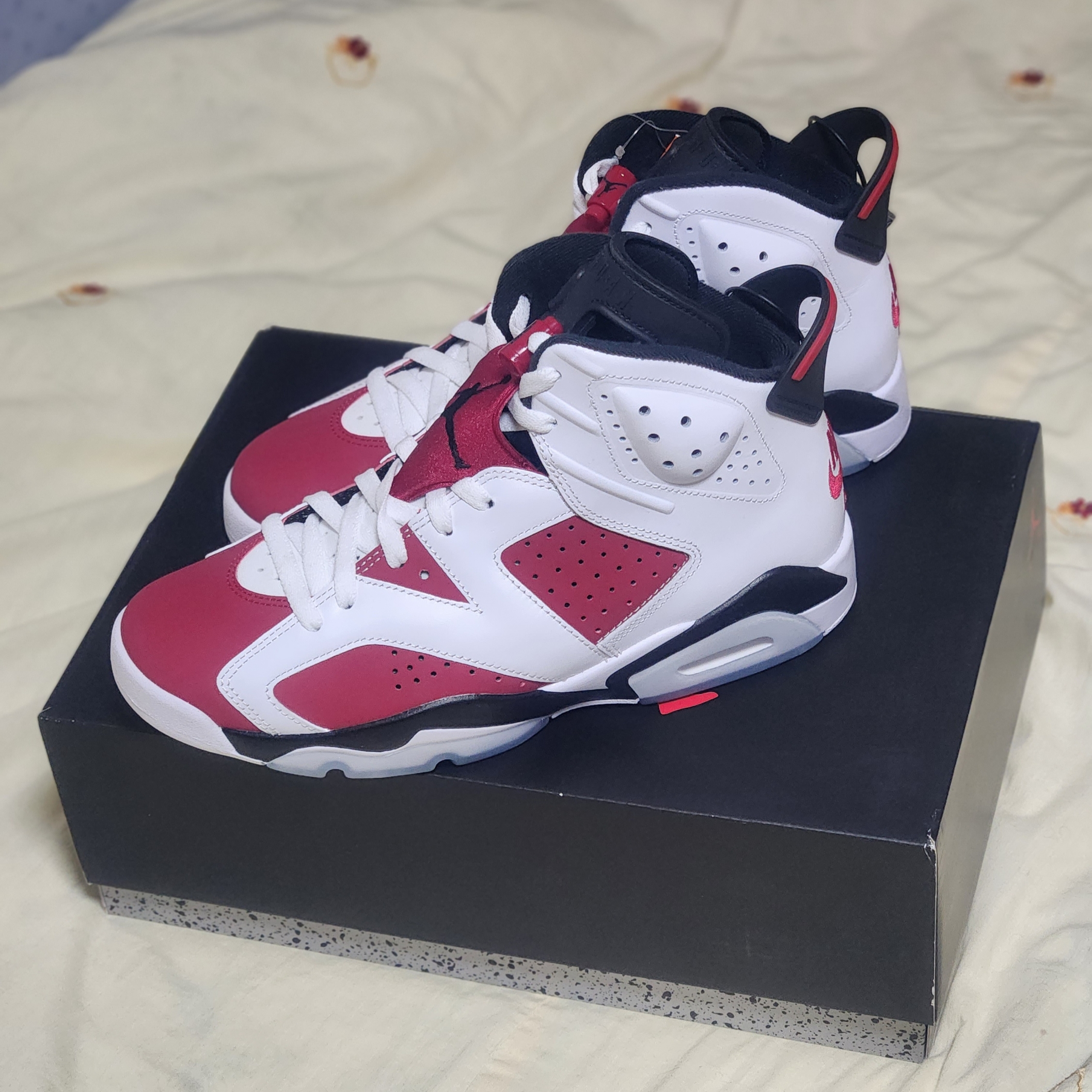 Jordan 6 Retro Carmine 2021 착용 스타일 - 1