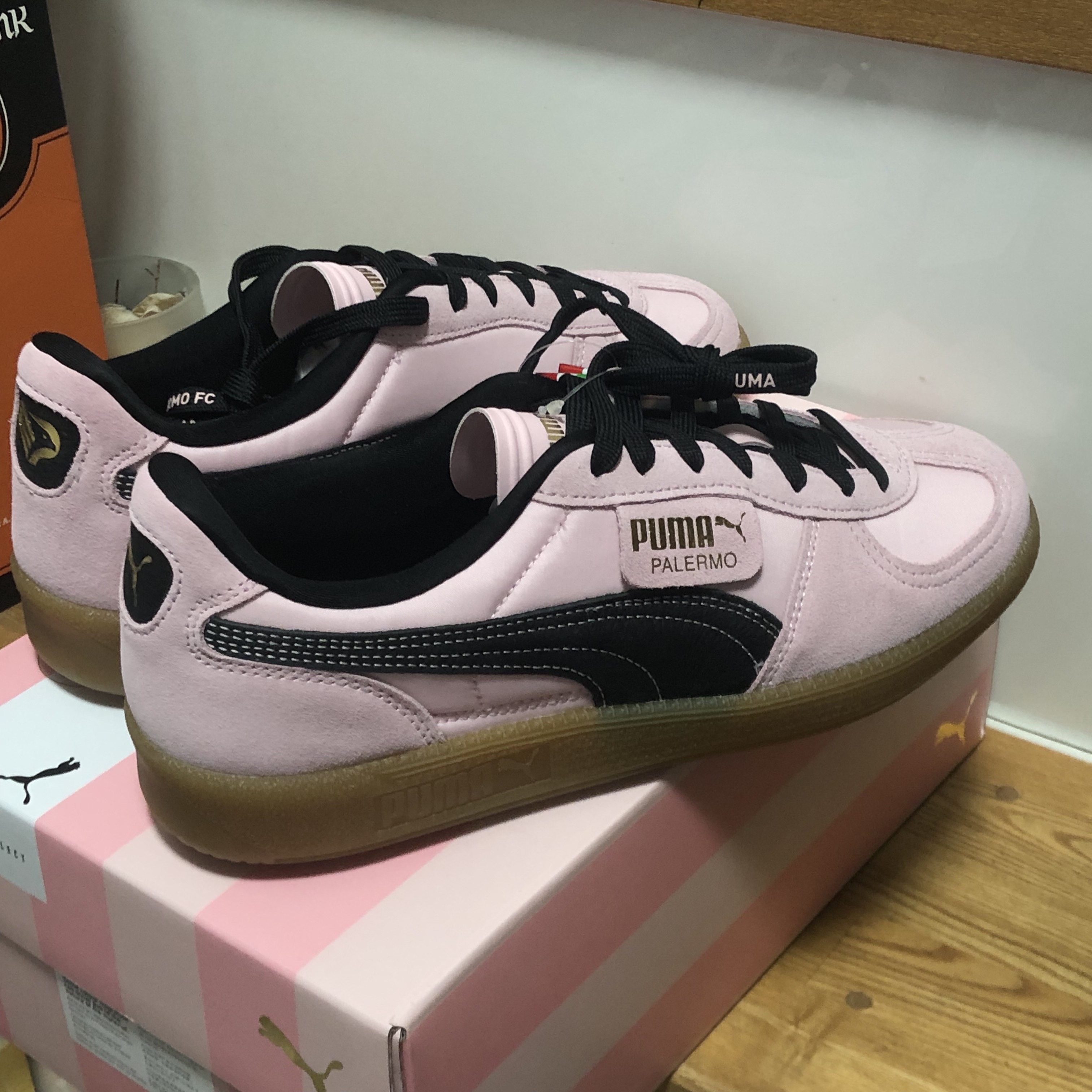 Puma x Palermo F.C. Sneakers Bright Pink Black 착용 스타일