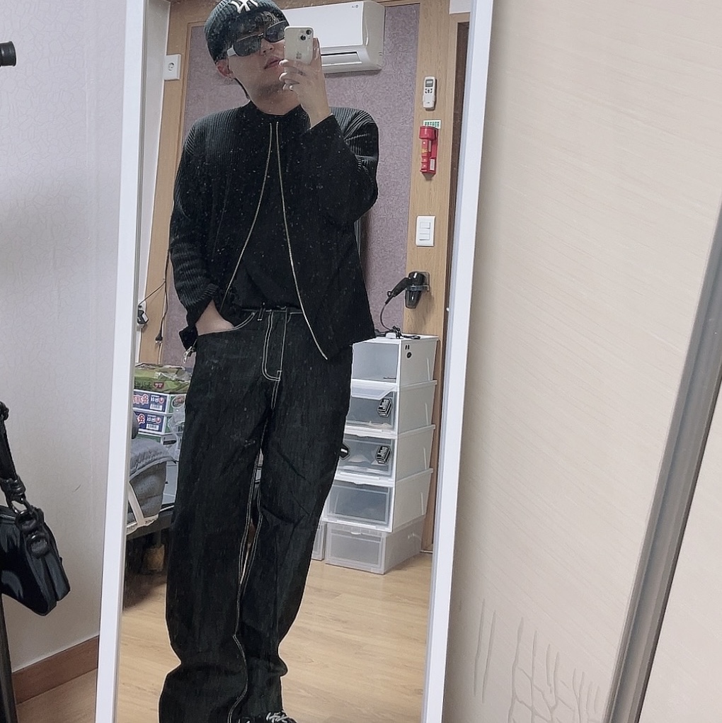 (W) Balenciaga Track Sneakers Black White 착용 스타일 - 3