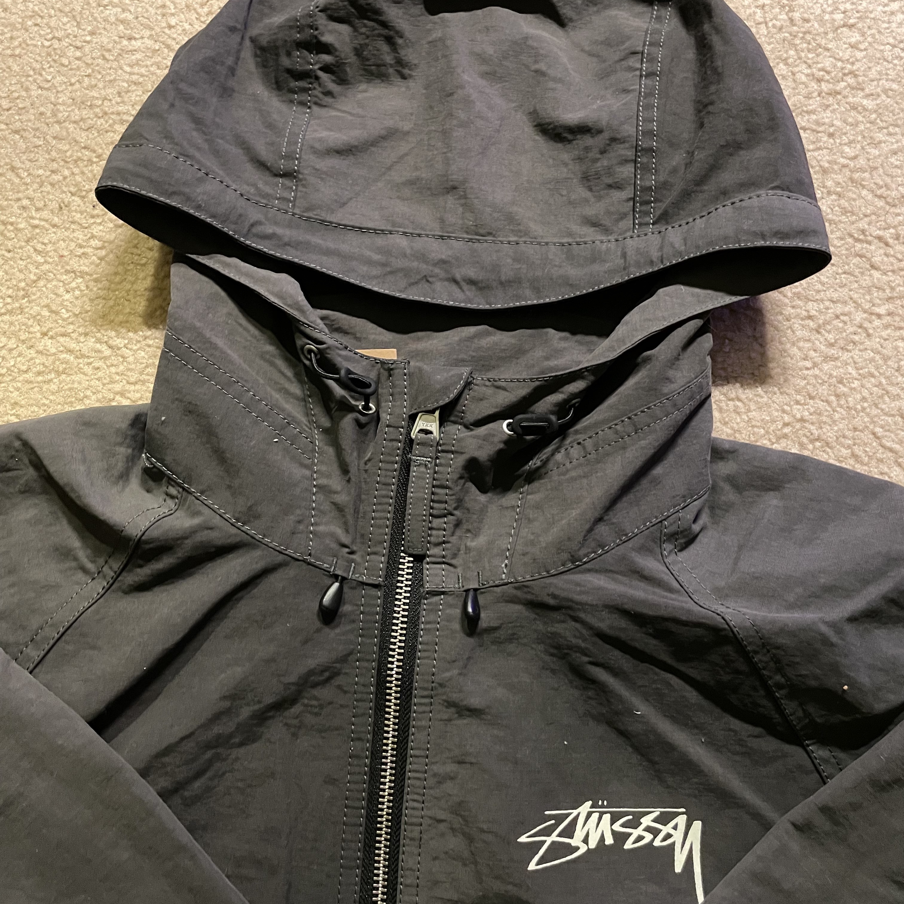 Stussy Wave Dye Beach Shell Jacket Black, Stussy Wave Dye Beach Shell Jacket Black 착용 스타일 - 4