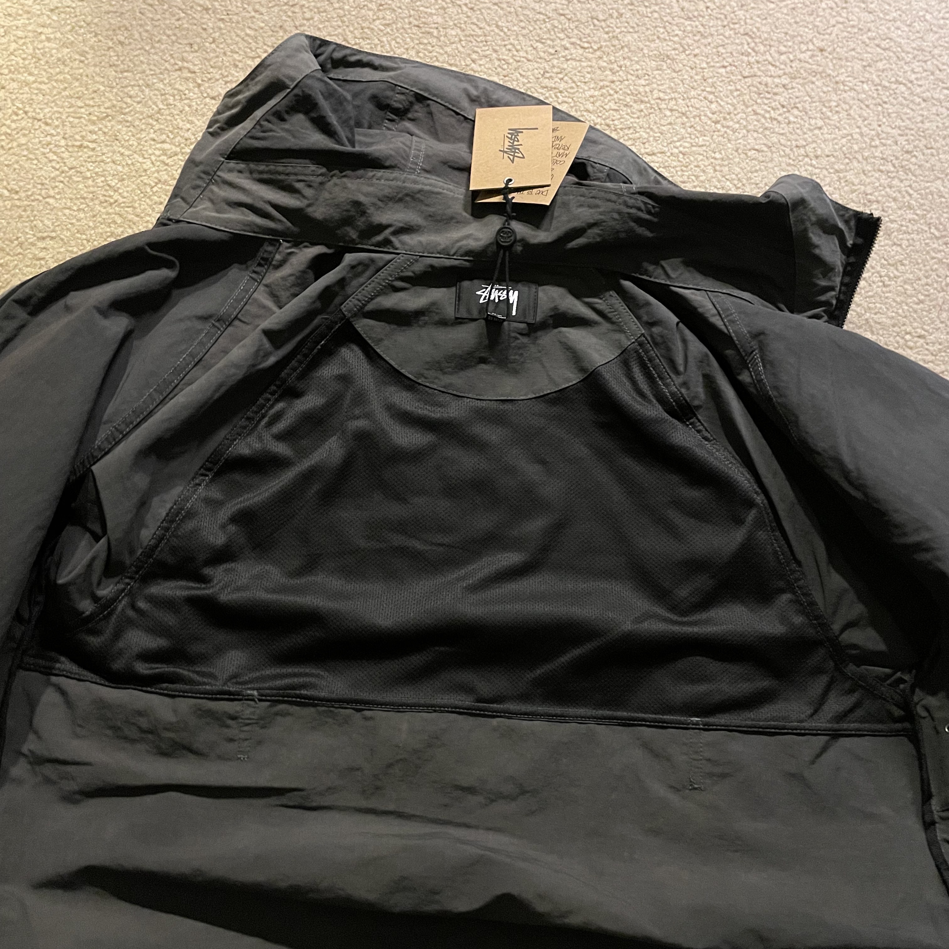 Stussy Wave Dye Beach Shell Jacket Black, Stussy Wave Dye Beach Shell Jacket Black 착용 스타일 - 7