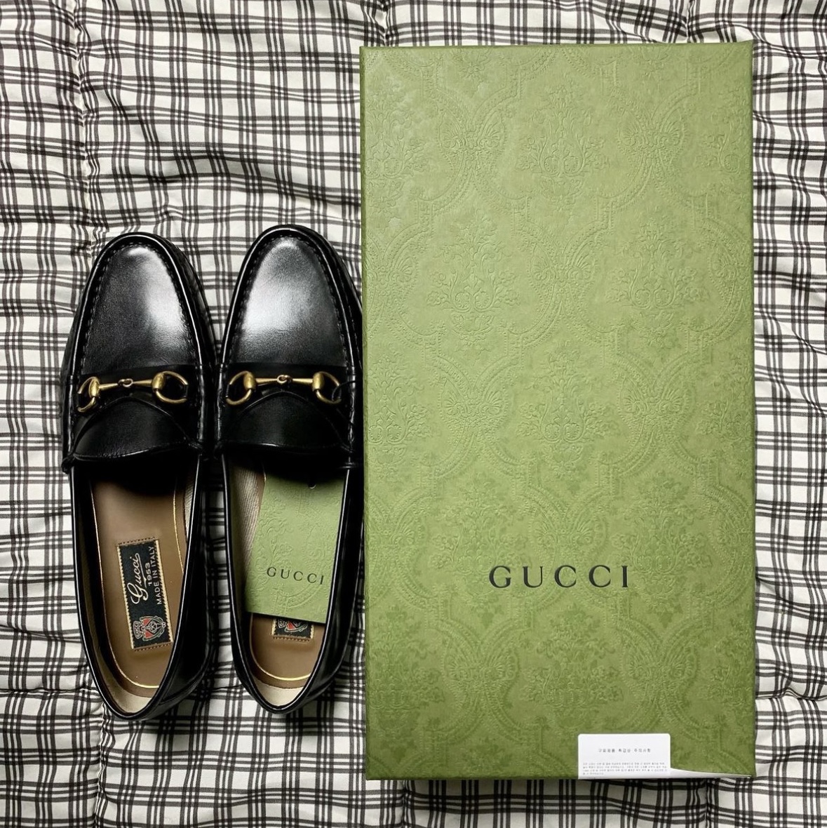 (W) Gucci 1953 Horsebit Loafer in Leather Black Leather 착용 스타일 - 1