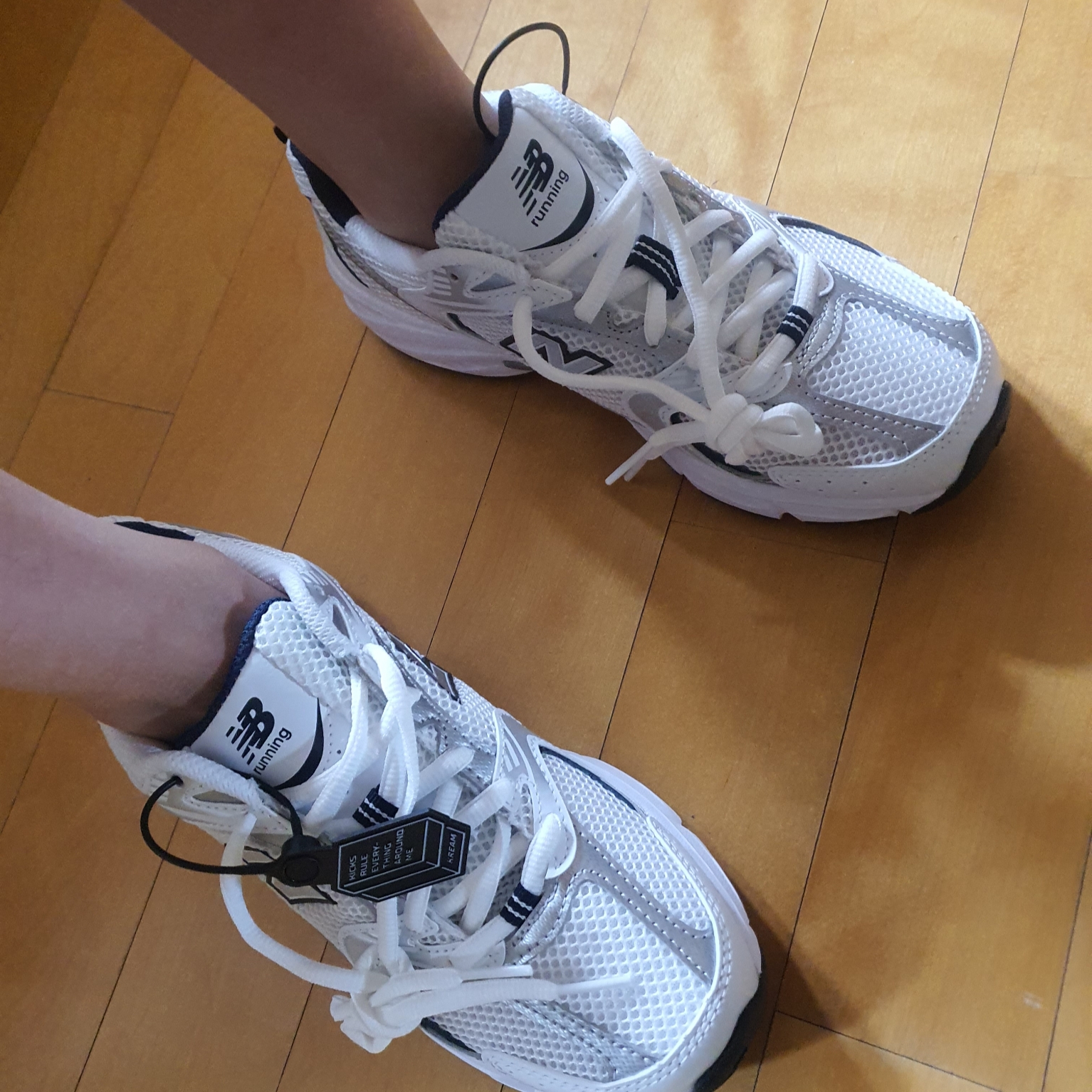 New Balance 530 White 착용 스타일 - 2
