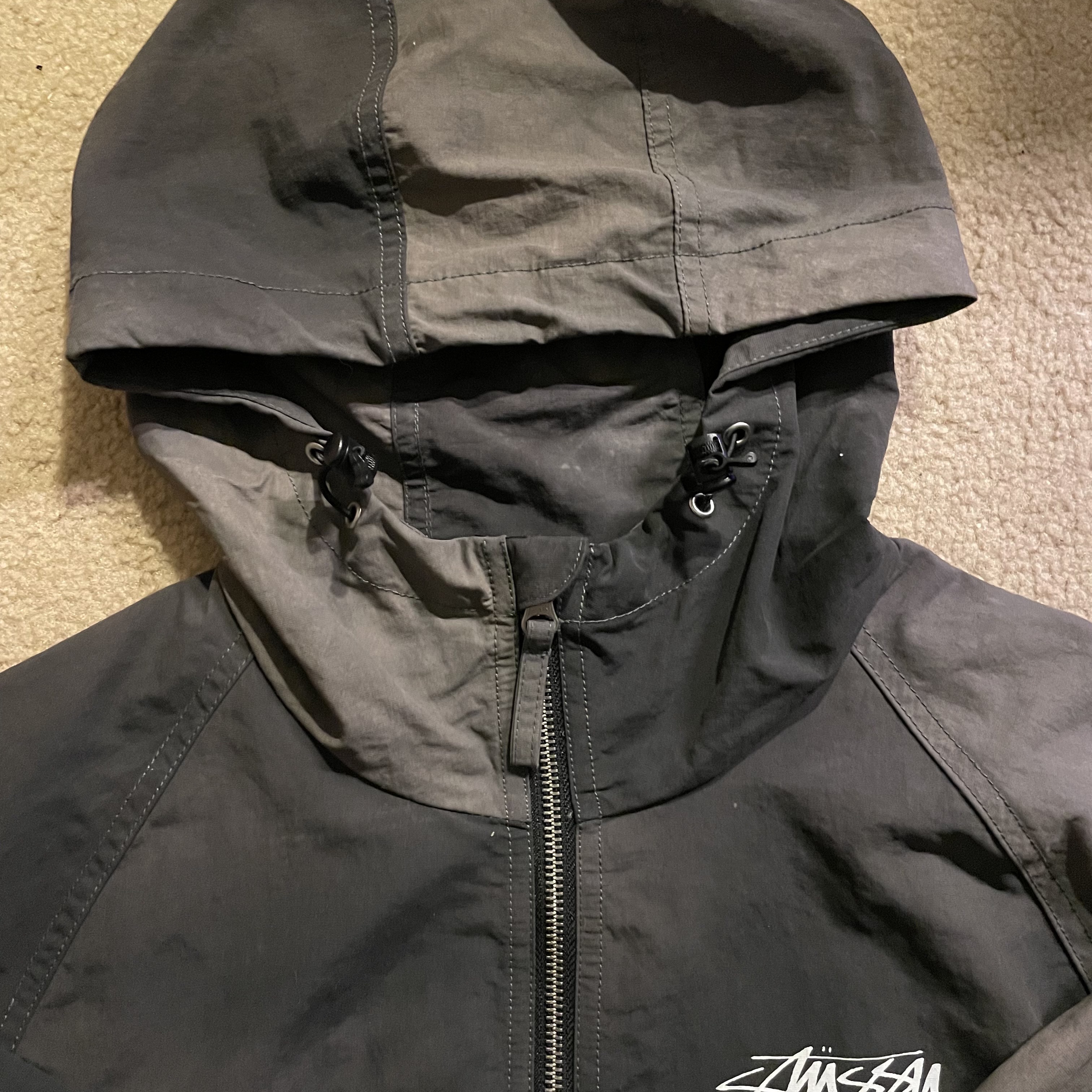 Stussy Wave Dye Beach Shell Jacket Black, Stussy Wave Dye Beach Shell Jacket Black 착용 스타일 - 3