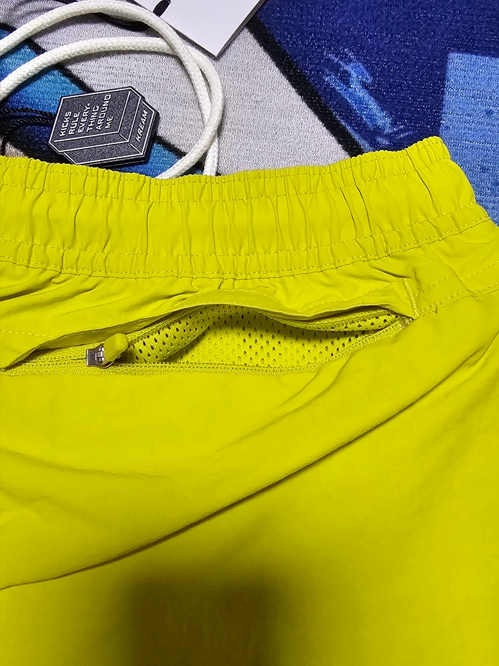 Nike x Stussy Shorts High Voltage (FJ9167-344) 착용 스타일 - 4