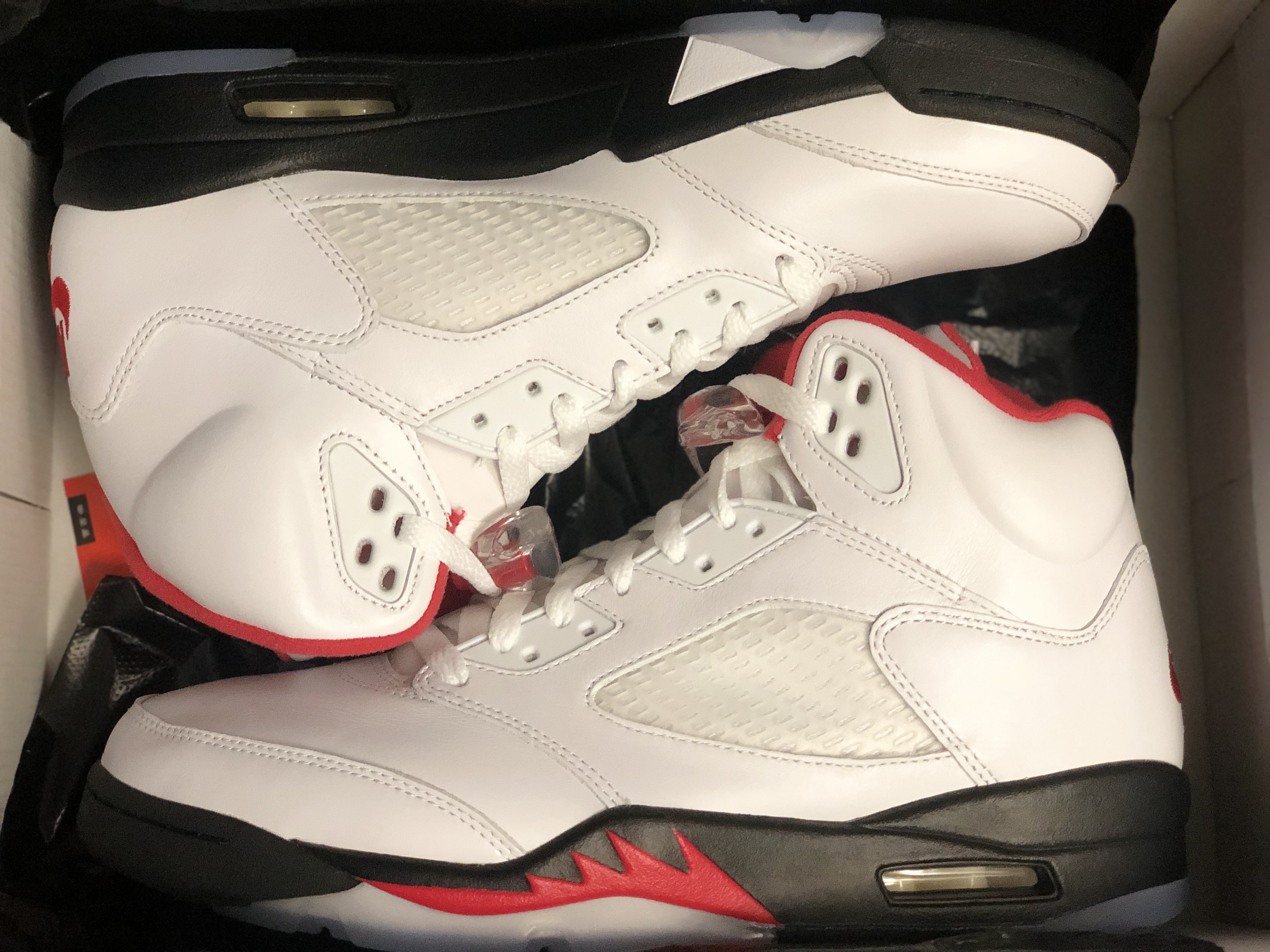 Jordan 5 Retro Fire Red Silver Tongue 2020 착용 스타일