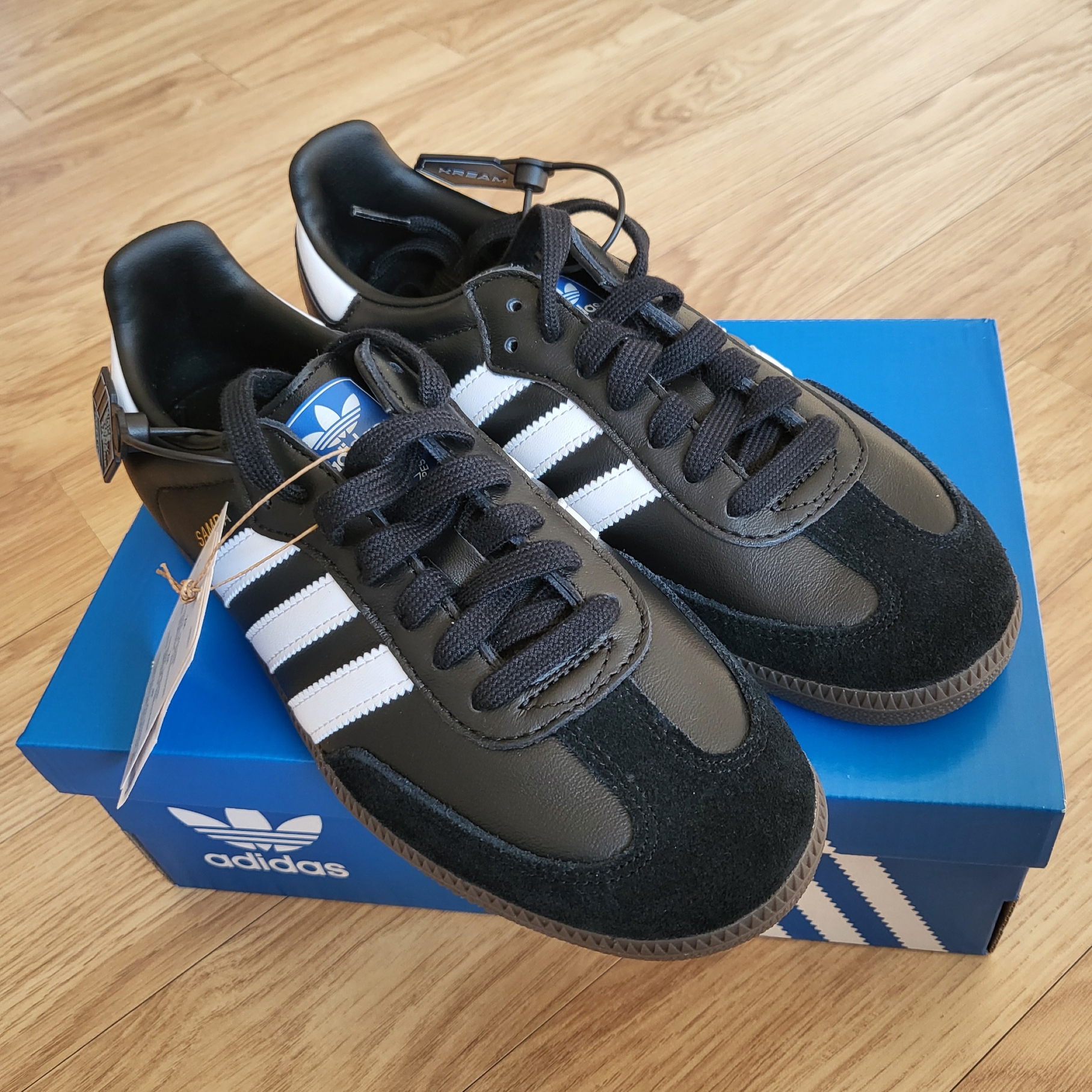 Adidas Samba OG Black White Gum 착용 스타일