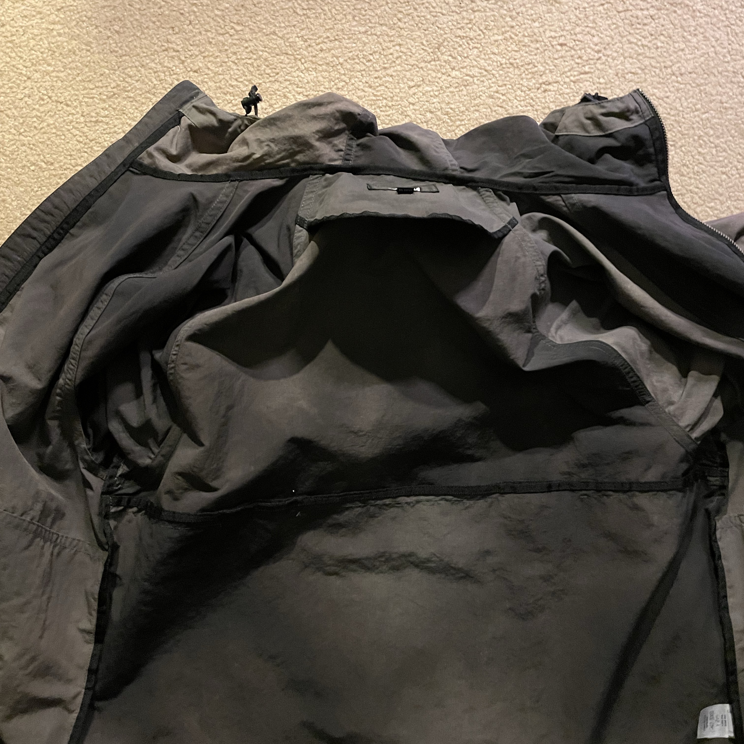 Stussy Wave Dye Beach Shell Jacket Black, Stussy Wave Dye Beach Shell Jacket Black 착용 스타일 - 9