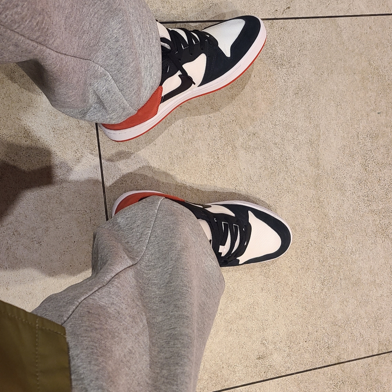 Nike SB Alleyoop University Red 착용 스타일