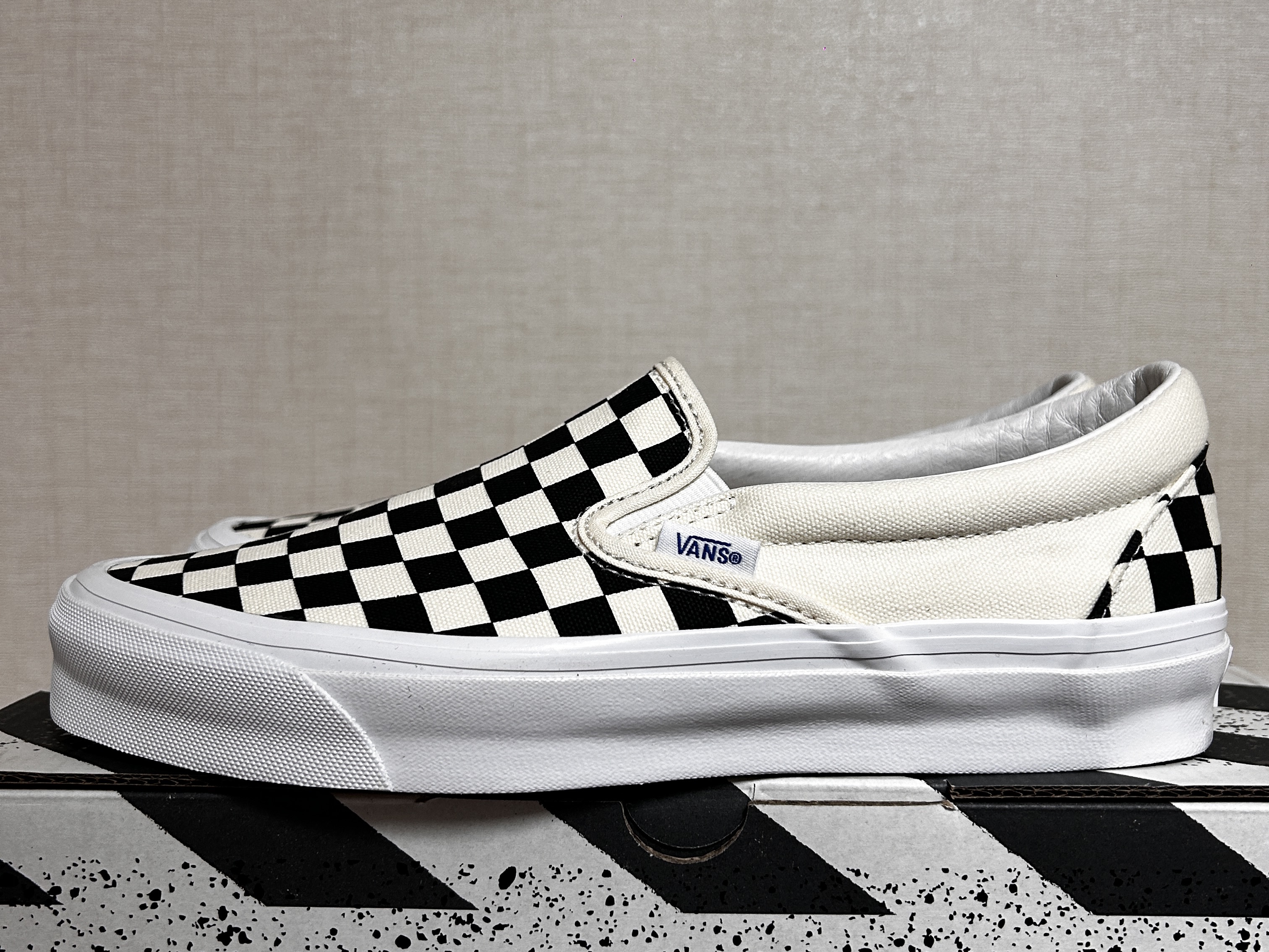 Vans Vault OG Classic Slip-On Checkerboard 착용 스타일 - 2