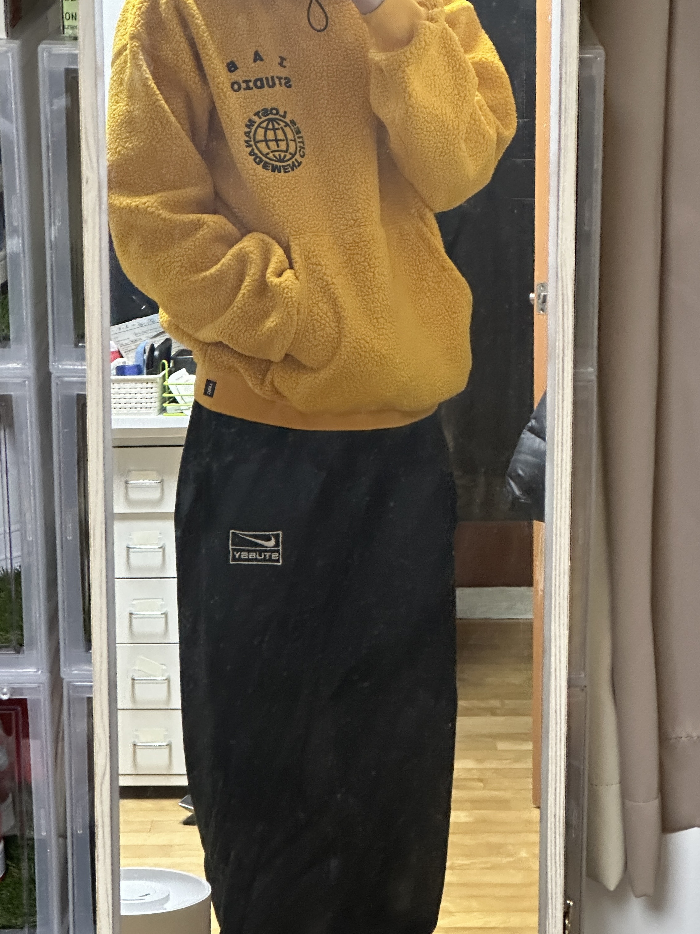 IAB Studio x LMC Boa Fleece Hoodie Yellow, Nike x Stussy NRG RA Washed Fleece Pants Black (DN4031-010) 착용 스타일