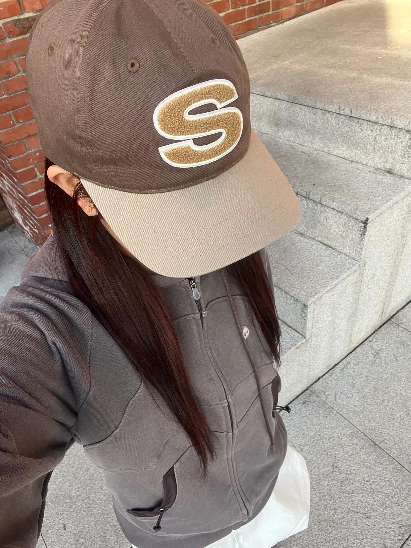 Stussy Chenille S Low Pro Cap Brown 착용 스타일